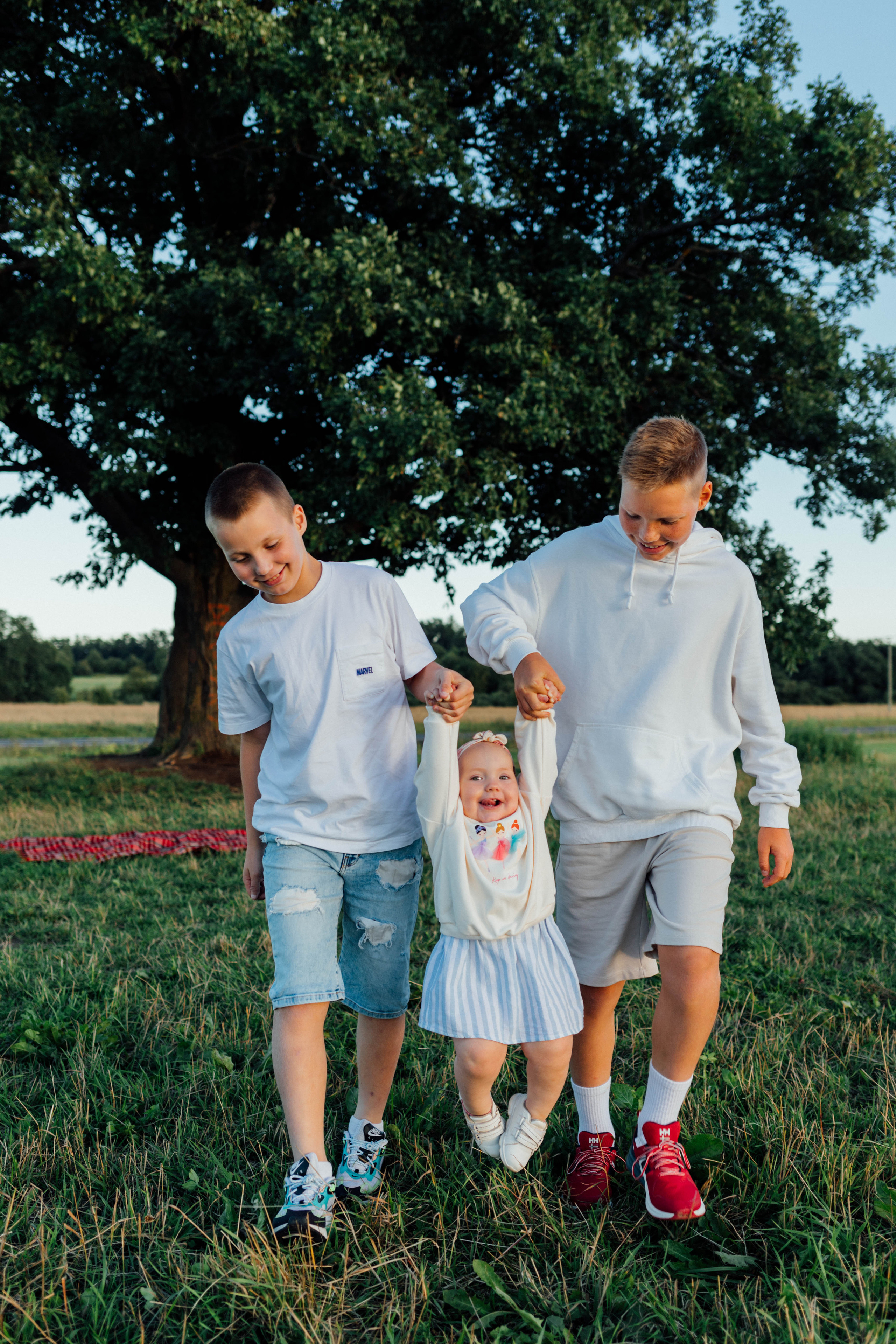 ПРОГУЛКА В ПОЛЕ. Семейный Фотограф в Санкт-Петербурге Пушкин Анастасия Дьяконенкова