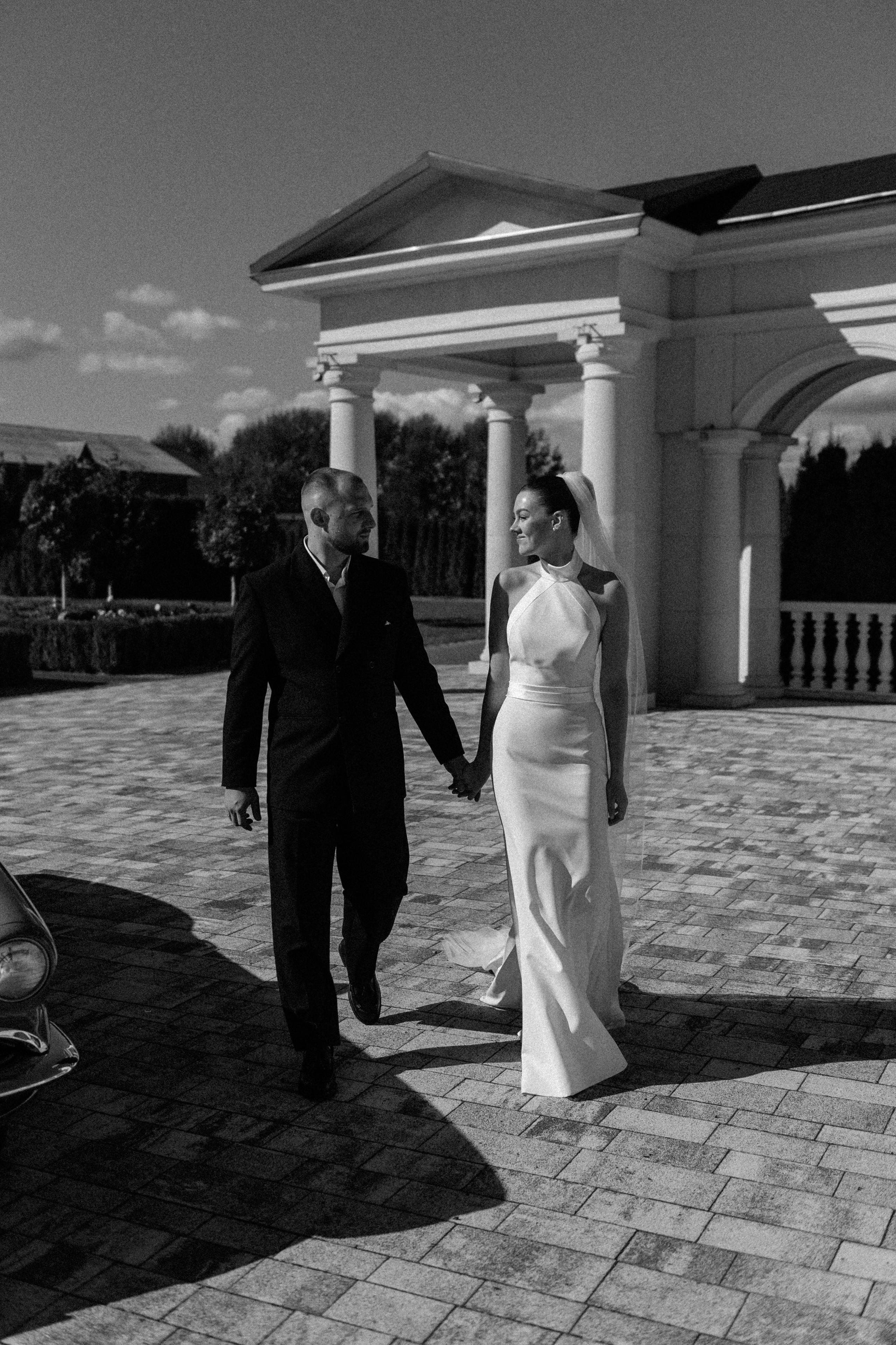 Wedding day in VERSAL PARK. Wedding PHOTOGRAPHER Andrew Vnukov