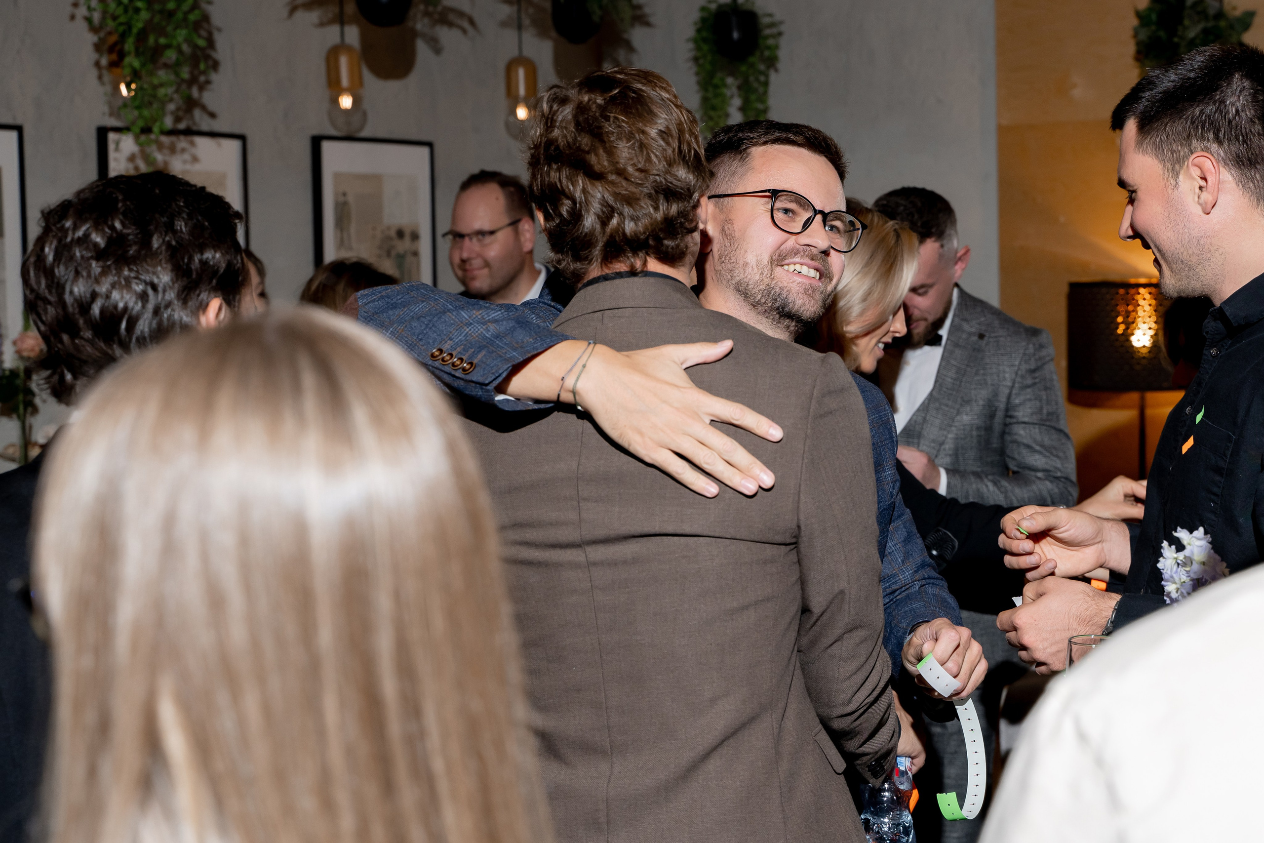 Репортаж мероприятия, репортажная съемка в Москве и Московской области, фотограф на мероприятие, фотосъемка юбилея, репортаж свадьбы, event, фотосессия на фотозоне, фотограф на юбилей, фотограф на день рождения, репортажный фотограф, съемка мероприятия, съемка на фотозоне, фотограф на корпоратив, фотограф на свадьбу, фотограф на детский праздник, фотограф на выпускной. Свадебный репортаж в лофте.