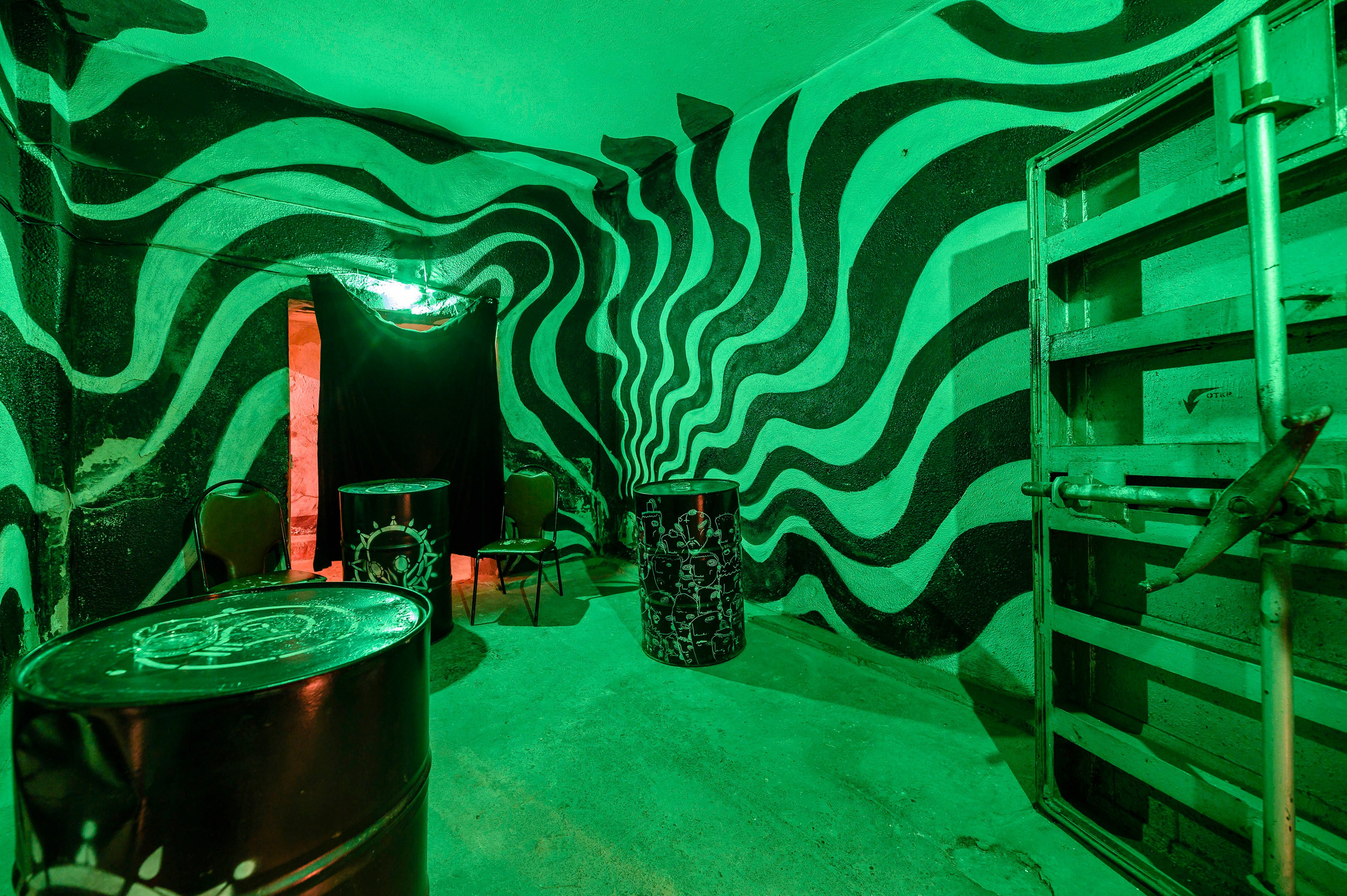 Арт убежище Bunker, съемка контента. Интерьерный и репортажный фотограф в Алматы
