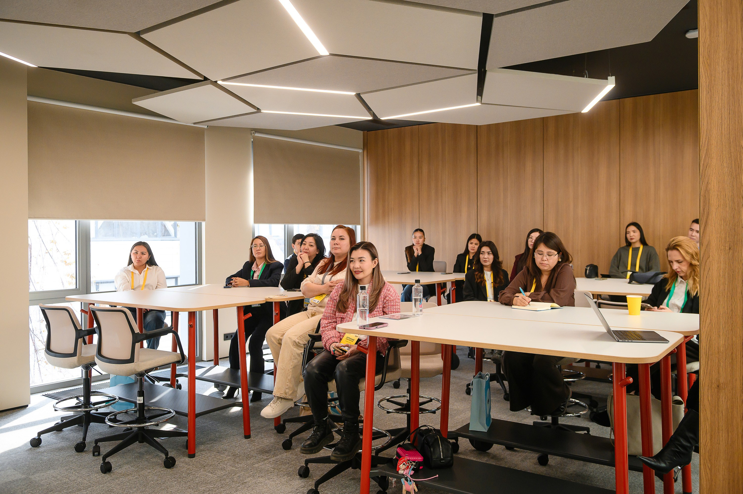 HR Forum 2025. Интерьерный и репортажный фотограф в Алматы