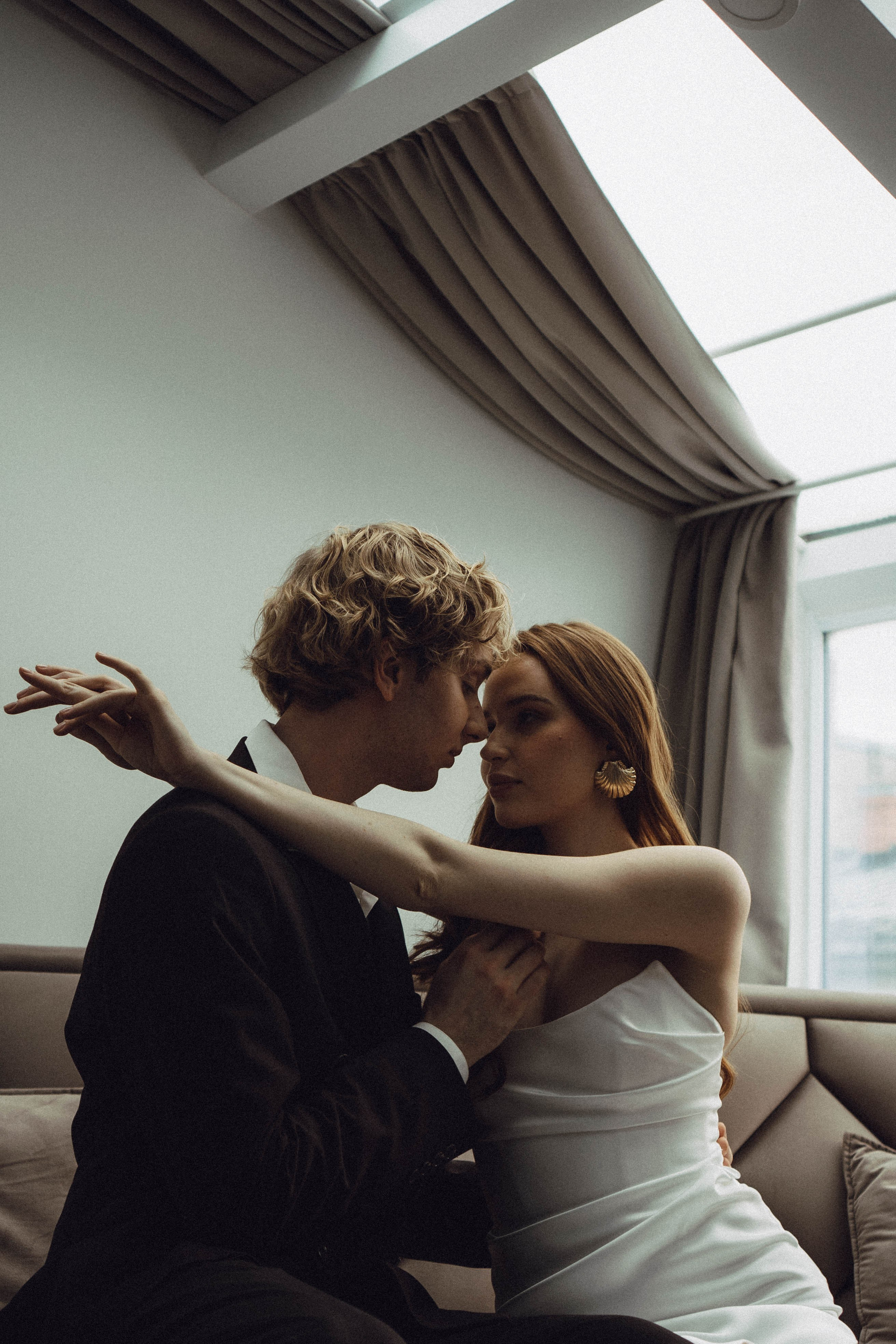 СВАДЕБНАЯ СЬЕМКА В ОТЕЛЕ. СБОРЫ ЖЕНИХА И НЕВЕСТЫ И ТАКЖЕ ТОР И ПОДГОТОВКА К ПРОГУЛКЕ. Профессиональный фотограф, Санкт-Петербург — Виктория Богомолова