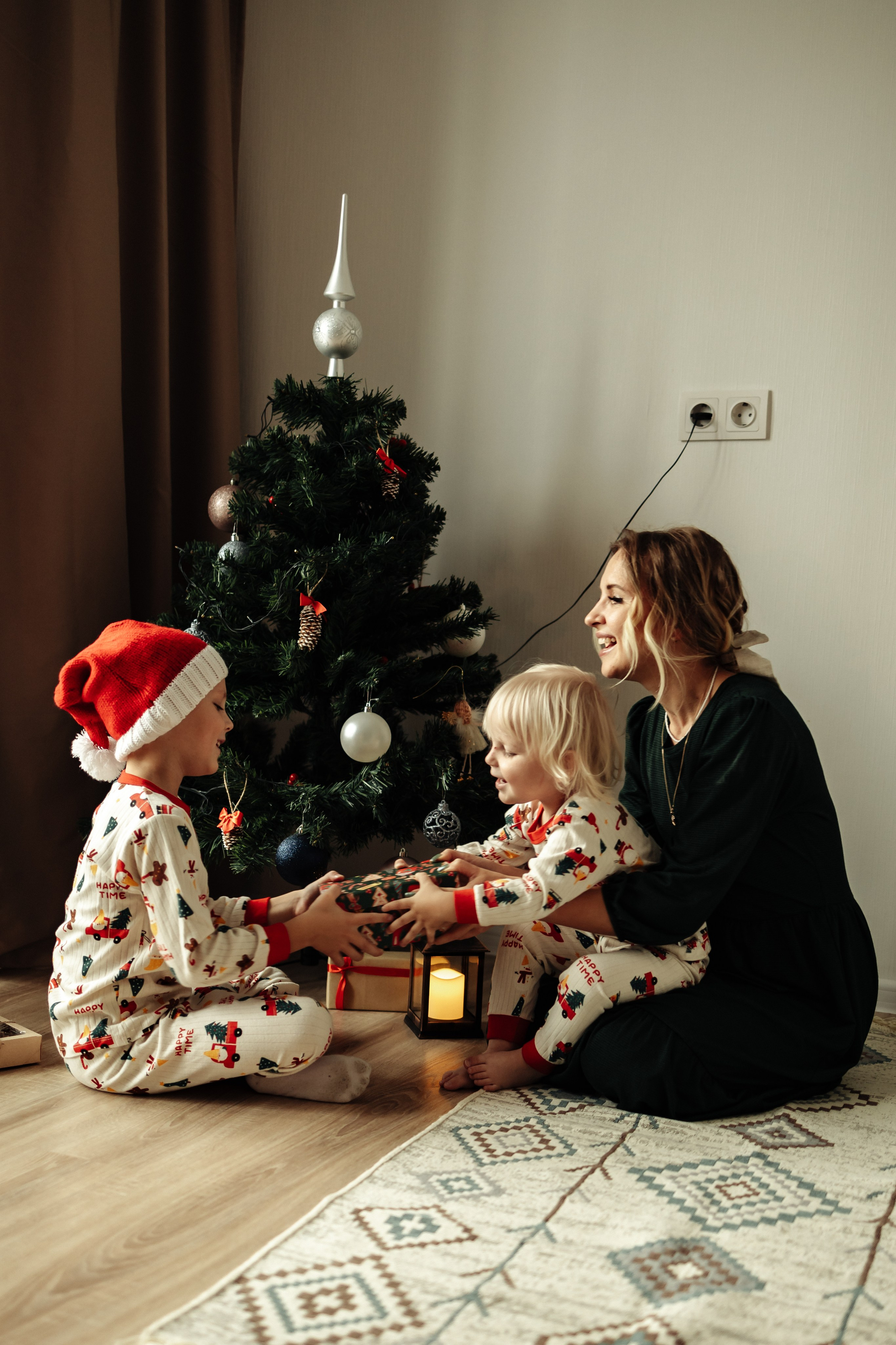 Новогодняя съёмка Валерии и её чудесных сыновей. Семейный и детский фотограф в Москве Маргарита Сереброва