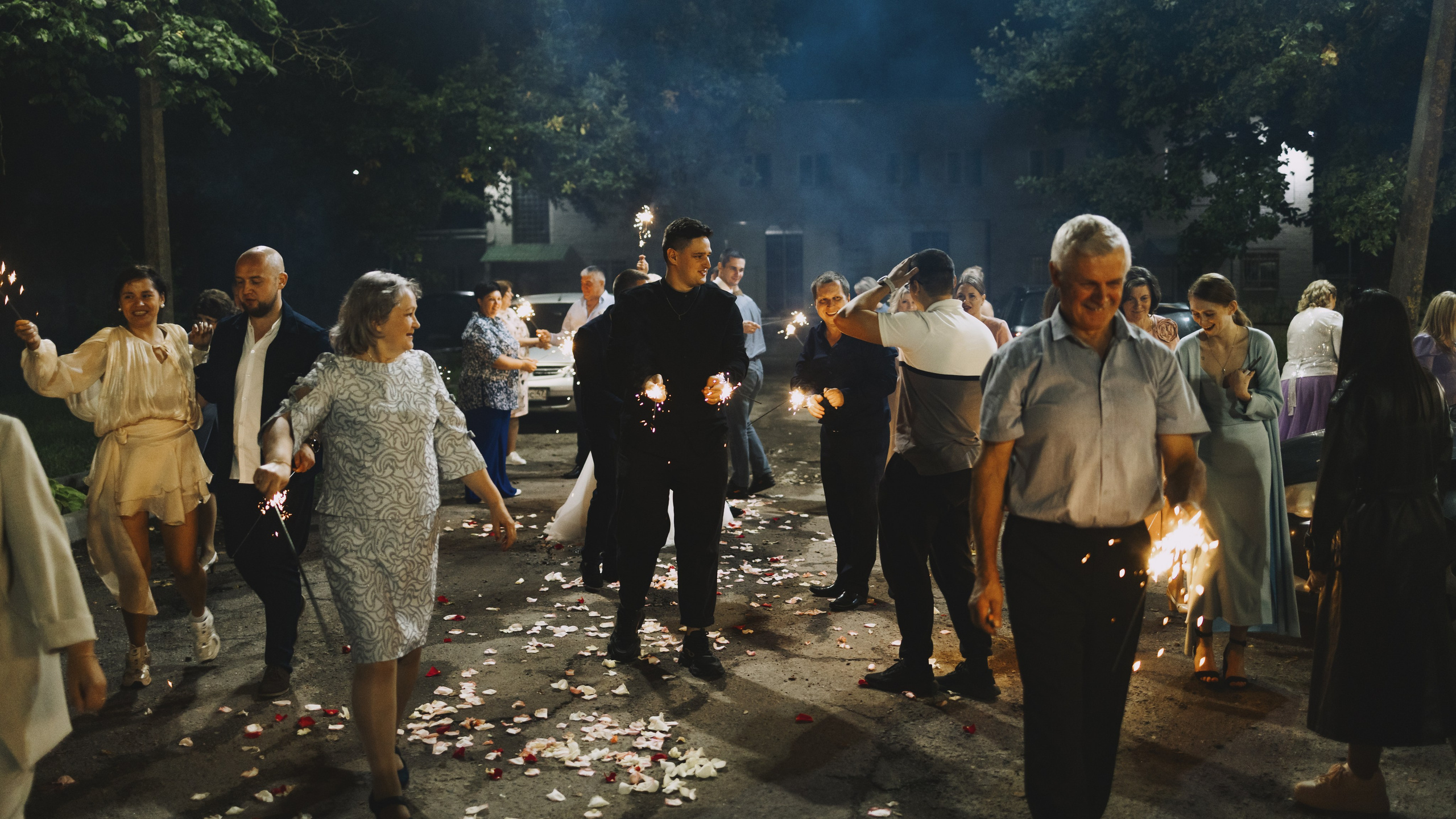 Михаил и Виктория. Свадебный и семейный фотограф в г. Волхов Алексей Кочерыжкин