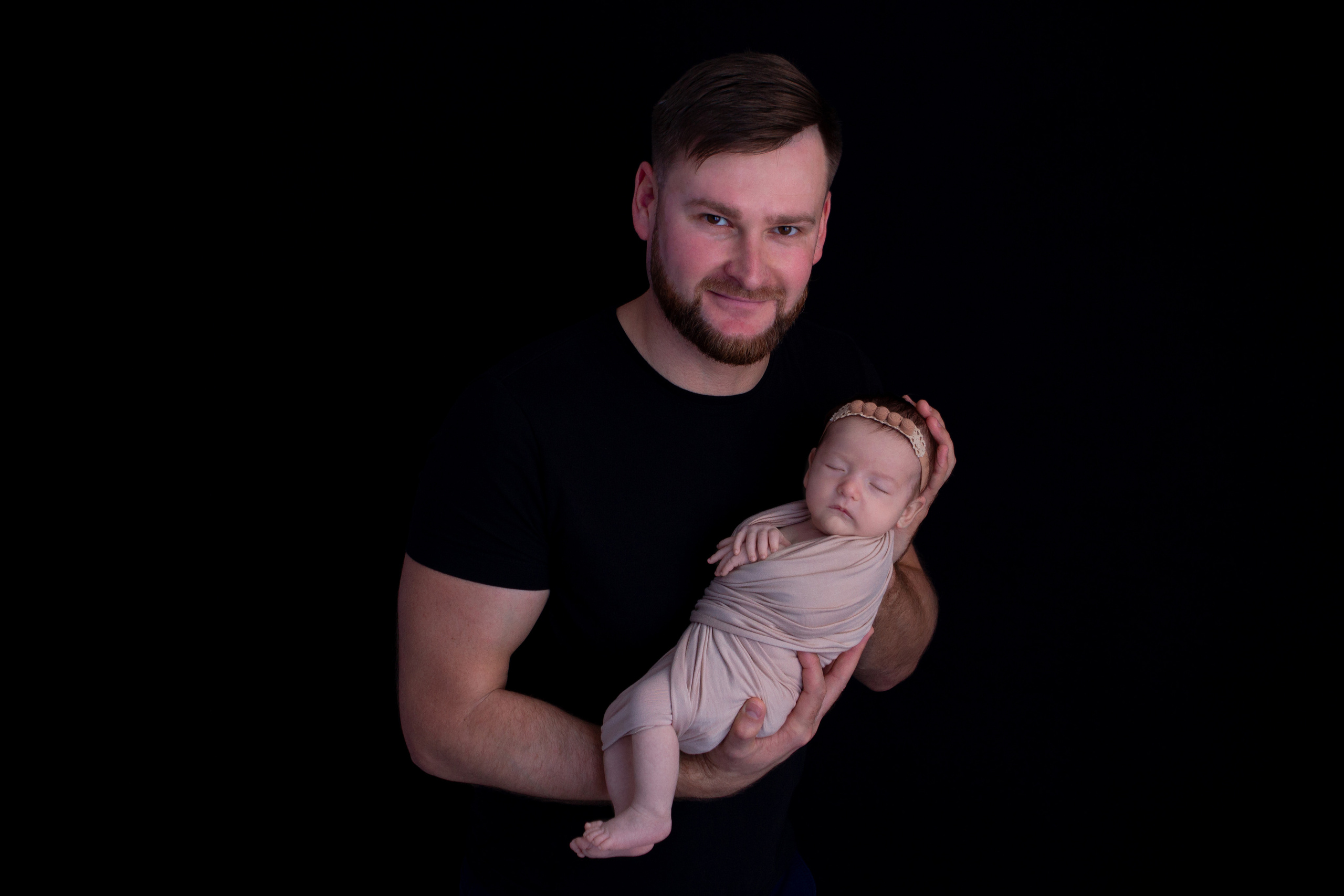 Кадры малыша с родителями. Фотограф новорождённых Анапа Елена Кушнарь