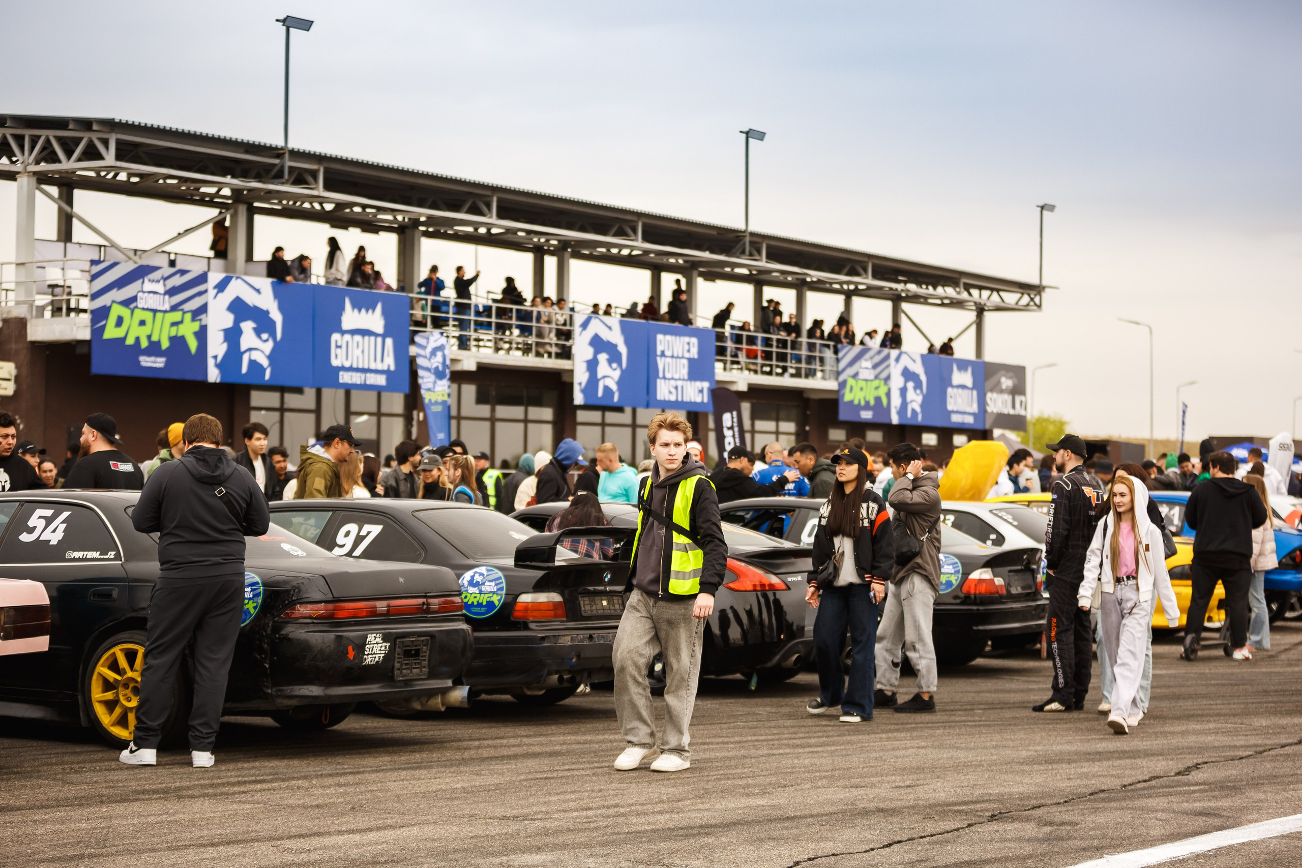 ВСЕ АЛЬБОМЫ ДОСТУПЕНЫ ПО ССЫЛКЕ https://gorillaenergymedia.com/19-04-2026-gorilla-drift-round-1-album-1-nw26qc. Gorillaenergymedia