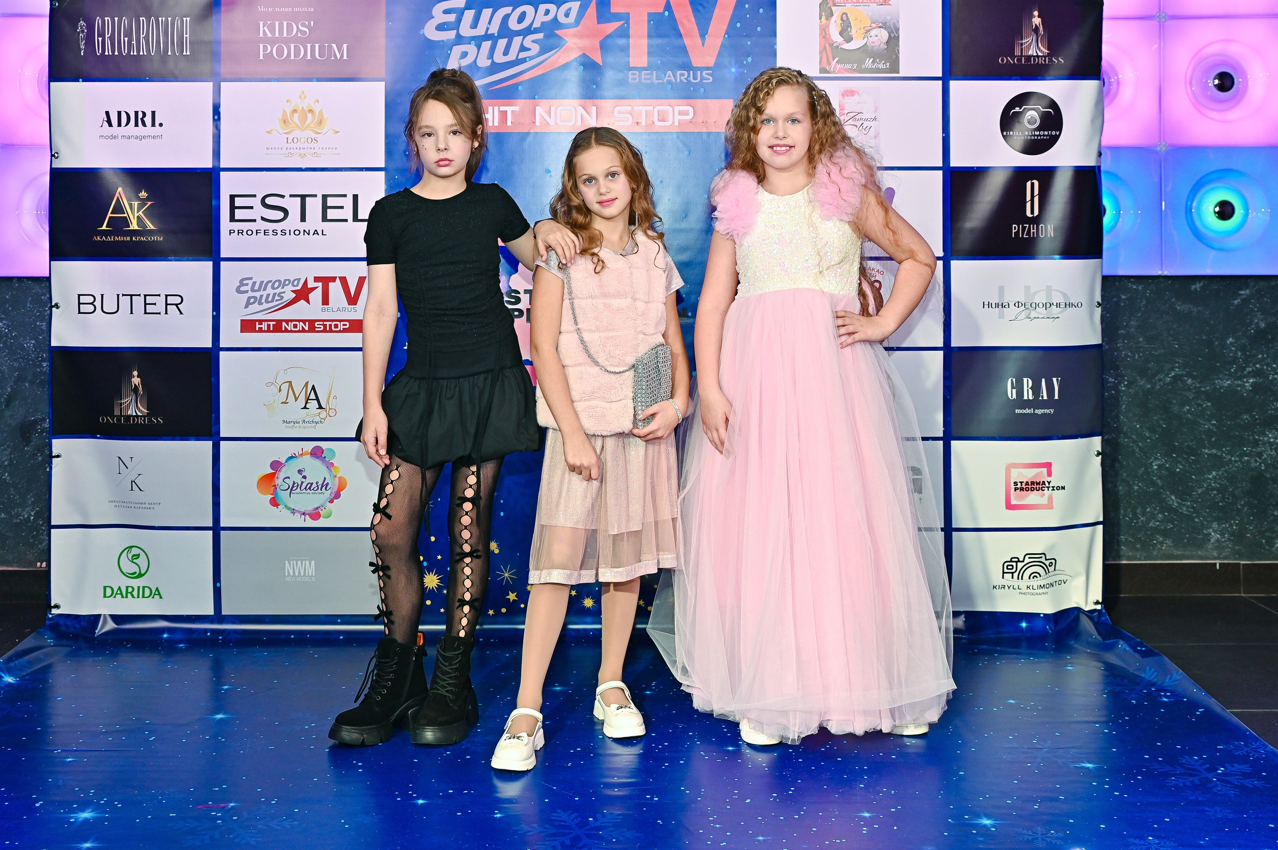 Большая новогодняя тусовка. Фотоуслуги, услуги фотографа, фотографирование важных событий