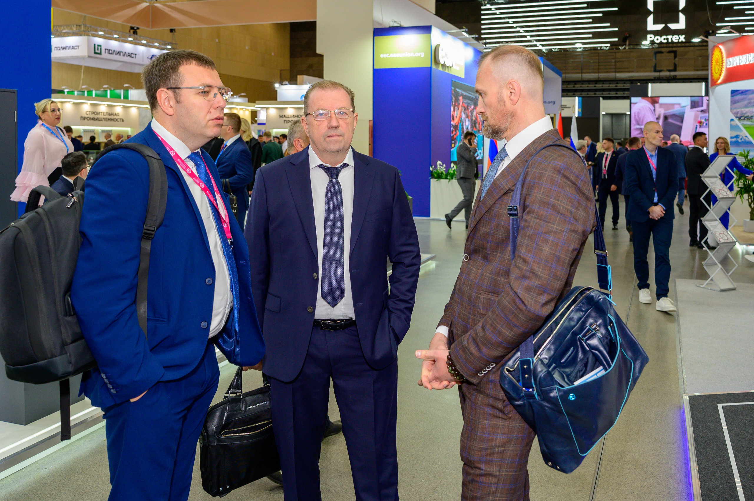 BigindustrialweekBelarus. Фотоуслуги, услуги фотографа, фотографирование важных событий