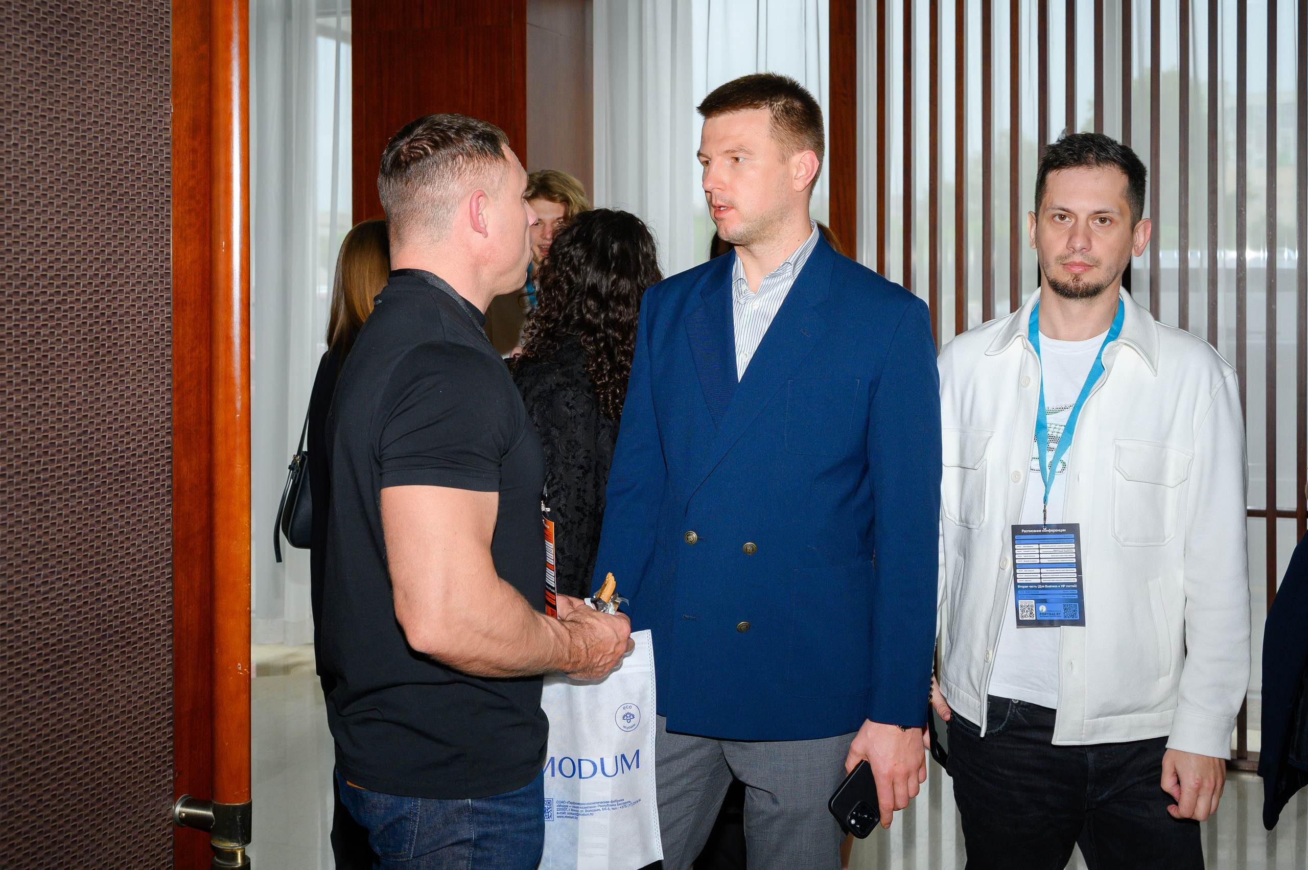 Репортажная съемка с открытия магазина. Фотоуслуги, услуги фотографа, фотографирование важных событий