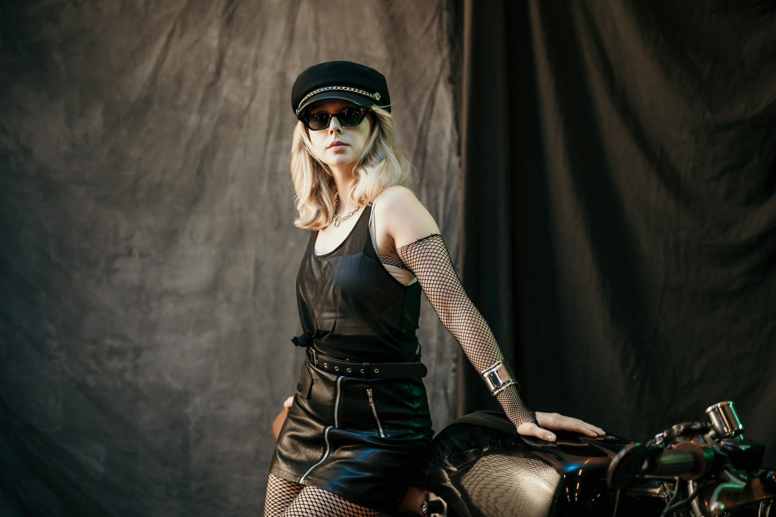 Фотосессия на мотоцикле в Санкт-Петербурге. Свадебный, семейный, портретный, репортажный фотограф в Санкт-Петербурге