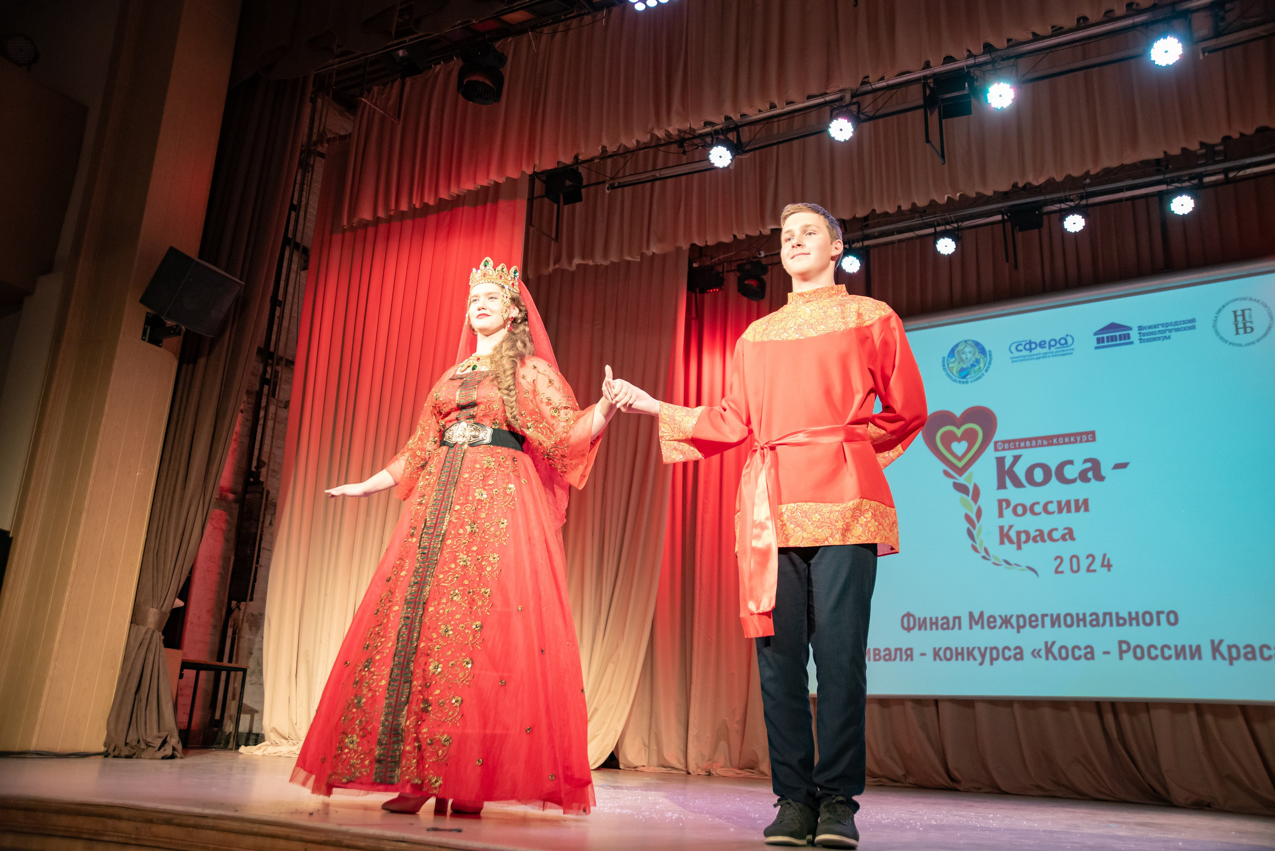 Репортажная съёмка концерта. Фотограф Макс Огурцов в Нижнем Новгороде