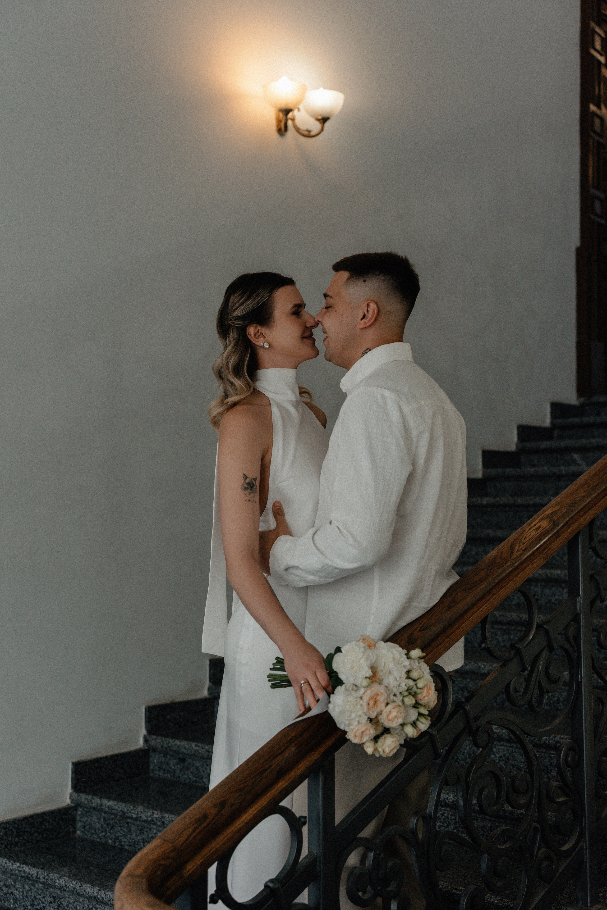 Любовь в одном знаменитом подъезде Минска. Ваш семейный фотограф в Минске — Вика Трегубова