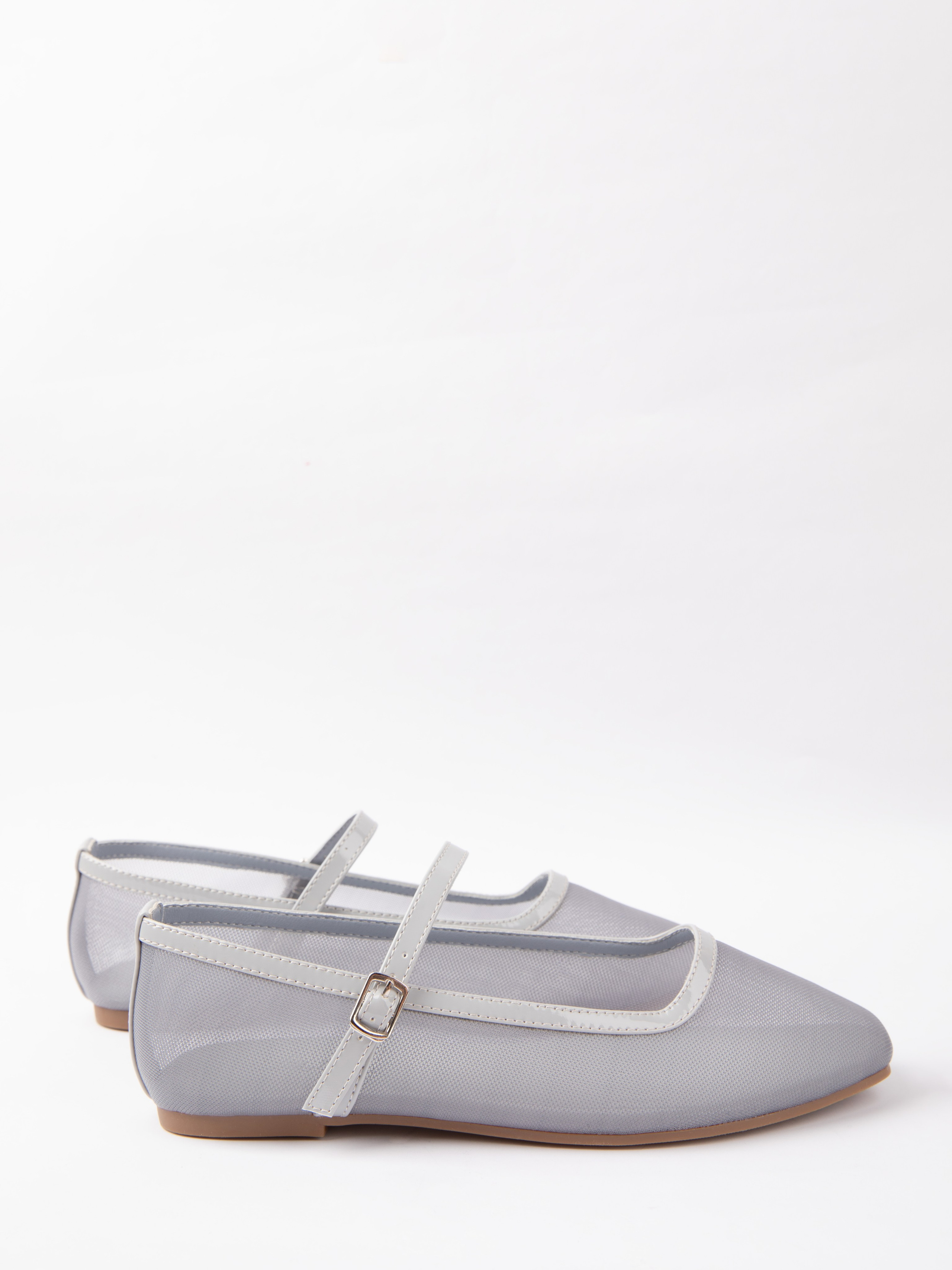 Туфли женские. Фотостудия предметной и модельной съёмки для маркетплейсов