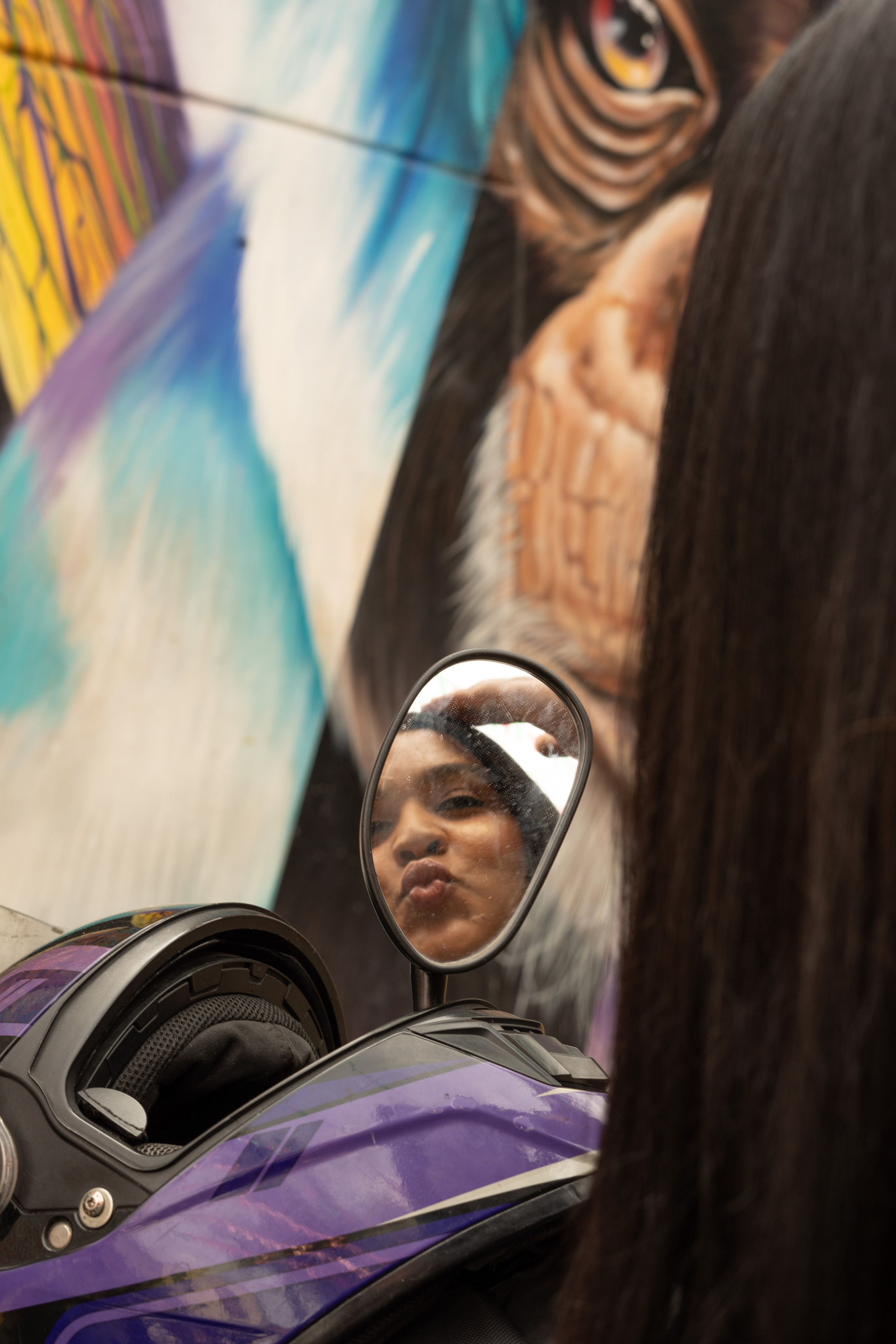 Jess in Communa 13. Wedding Photographer in Barcelona and Medellin