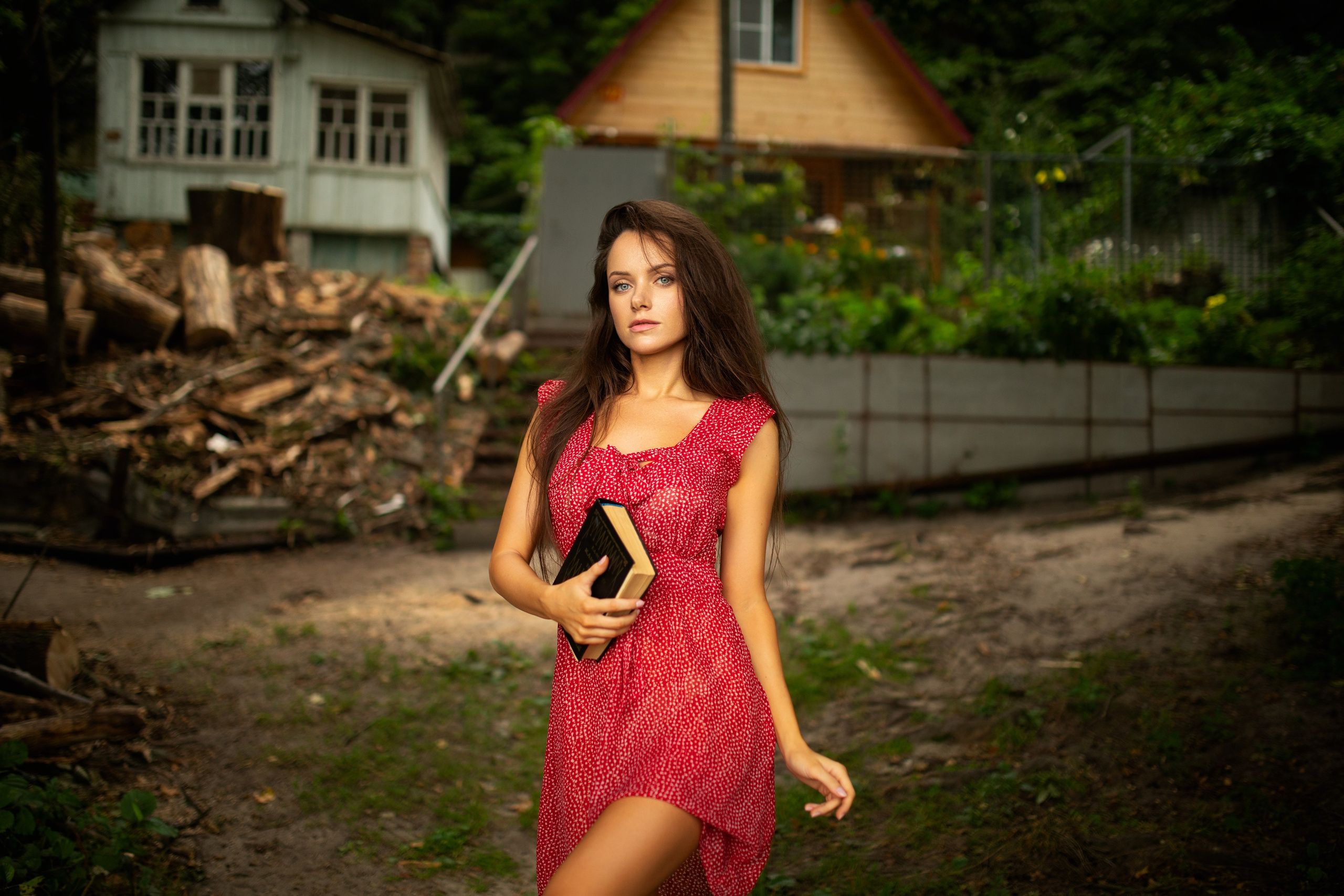 Съемка с Екатериной на рассвете на берегу реки