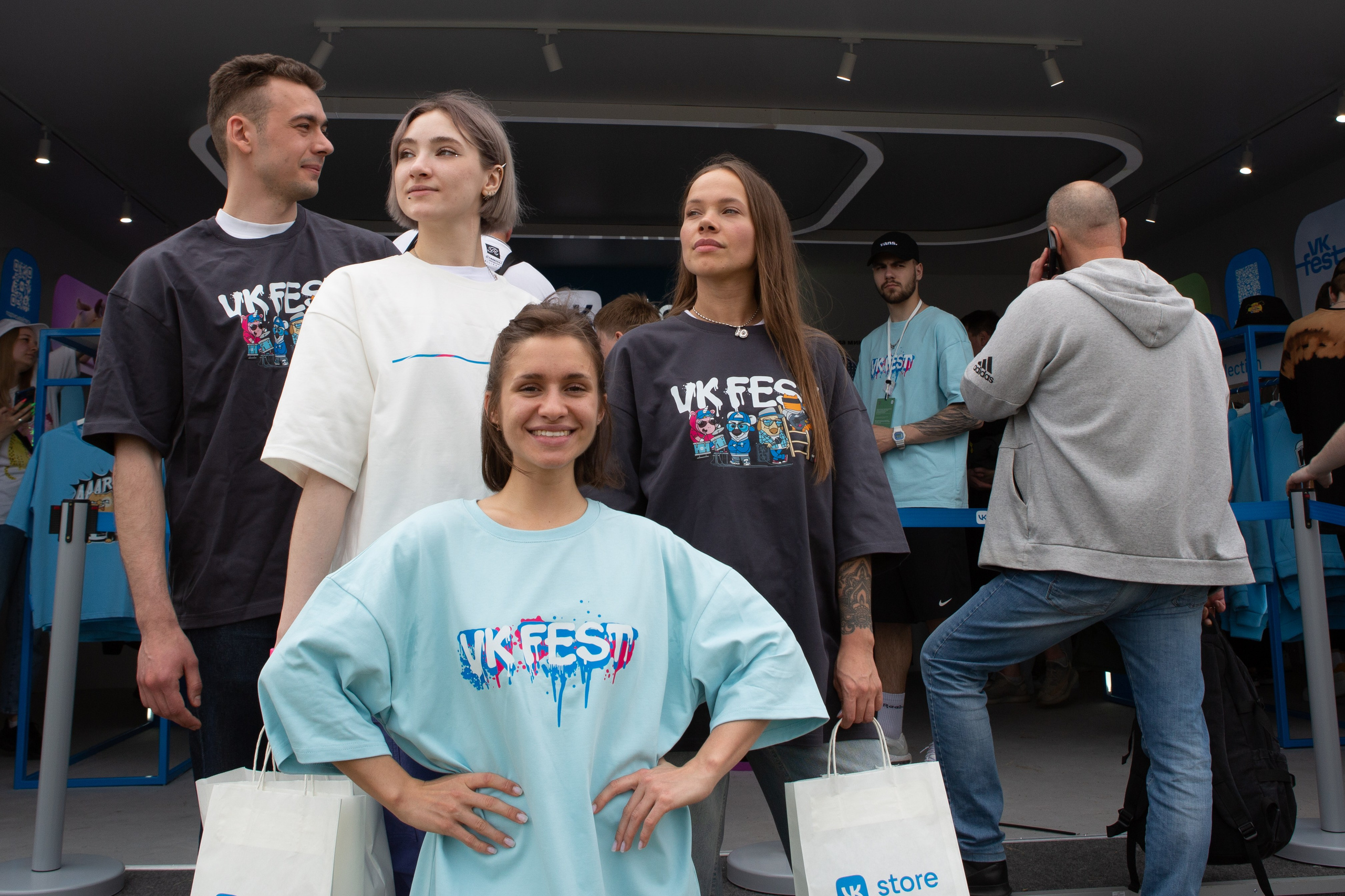 VK Store. Свадебный и семейный фотограф В Красноярске Андрей Юсенков