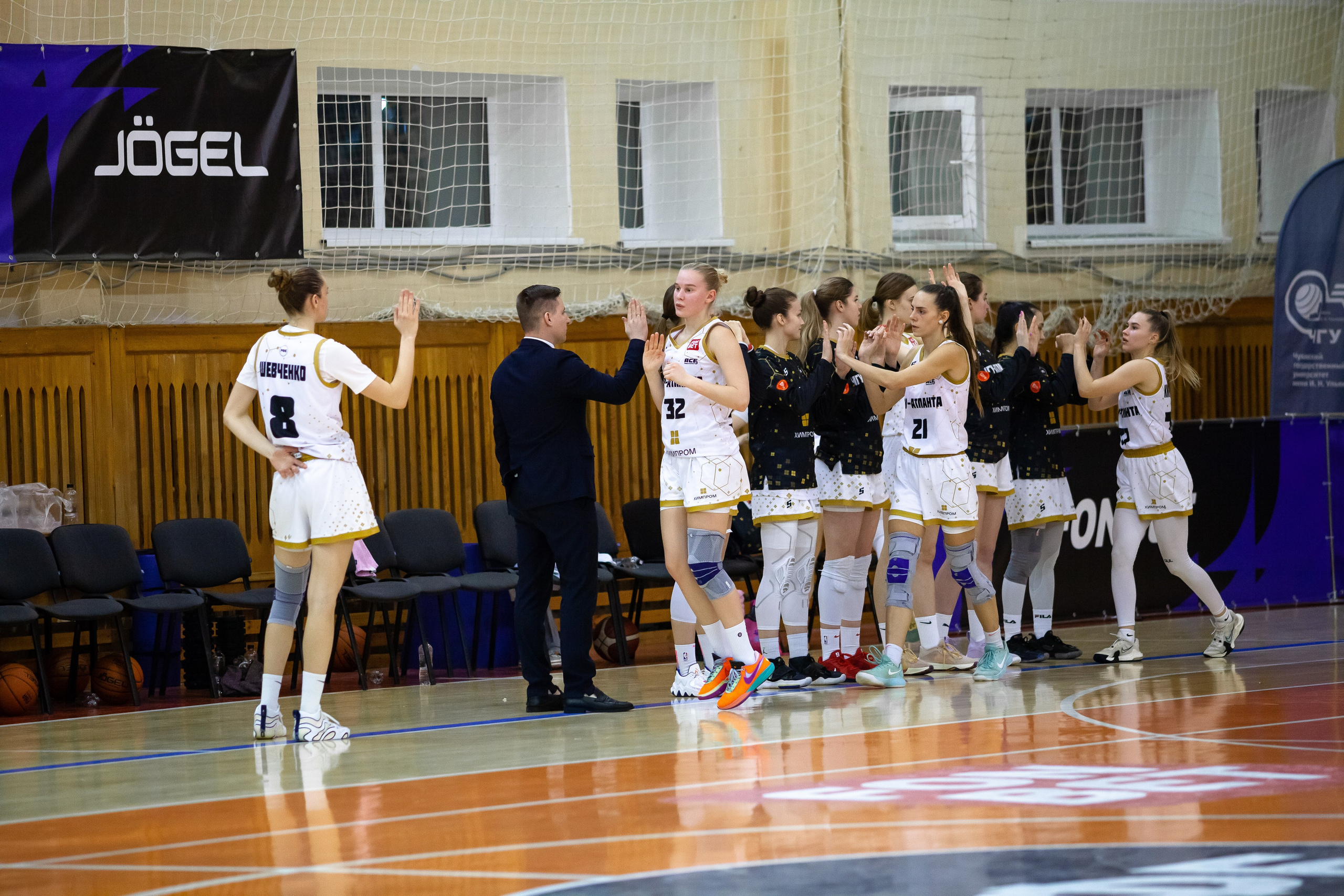 ЧГУ-Атланта — Ростов-ЮФУ / 1 игра. Фотография