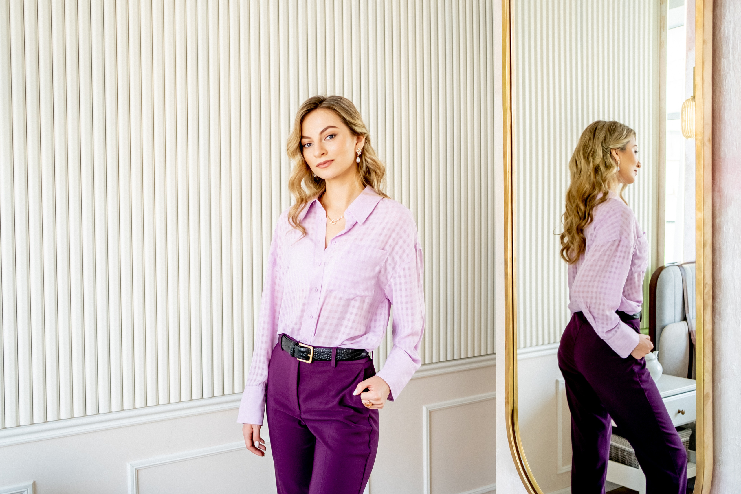 Юлия — вокалист, преподаватель, владелица школы вокала. Арт-стилист, визуализатор архетипических стратегий, психолог