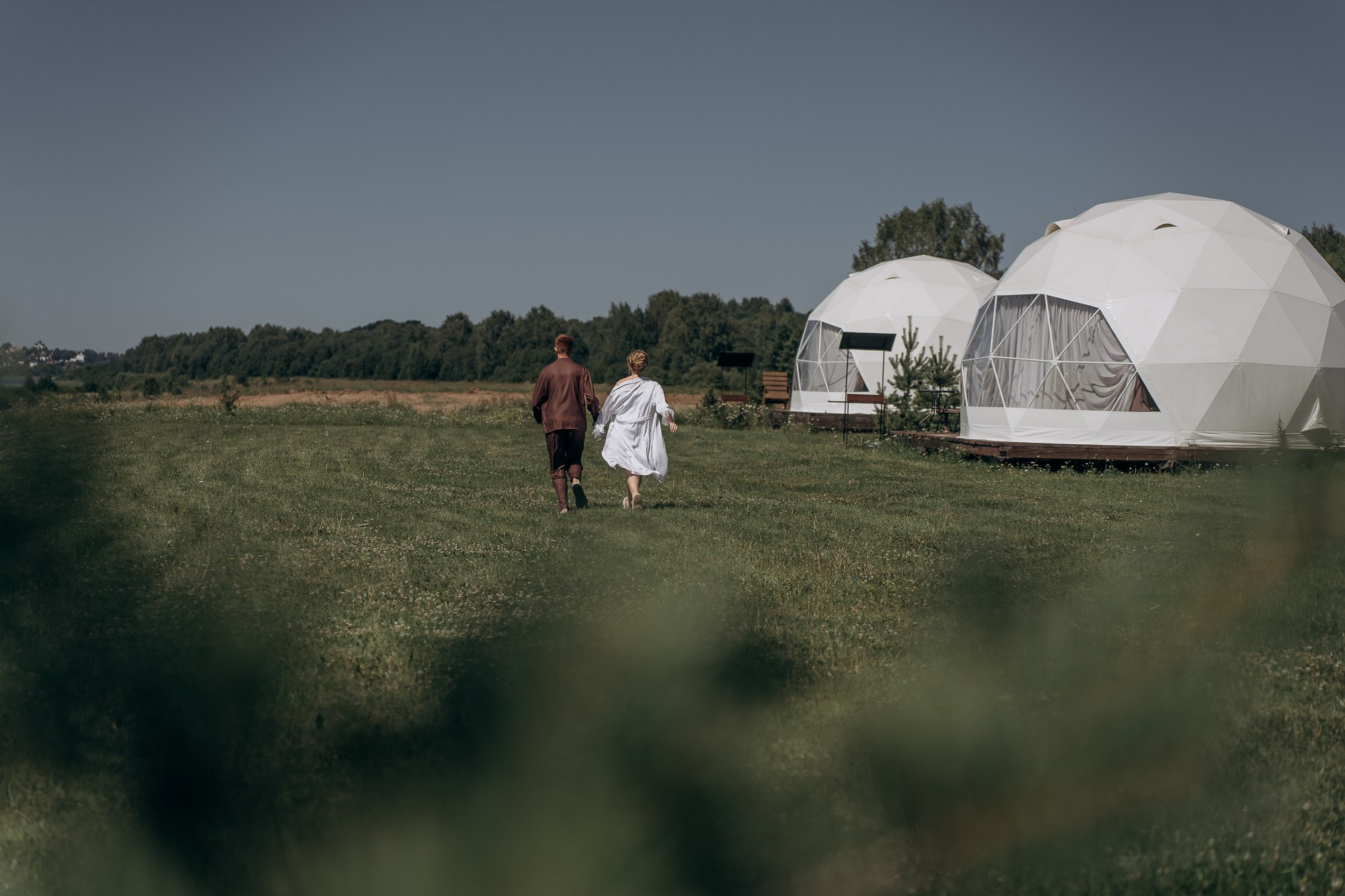 Свадебная фотосессия в глэмпинге. Свадебный и репортажный фотограф в Ярославле Евгений Сальников