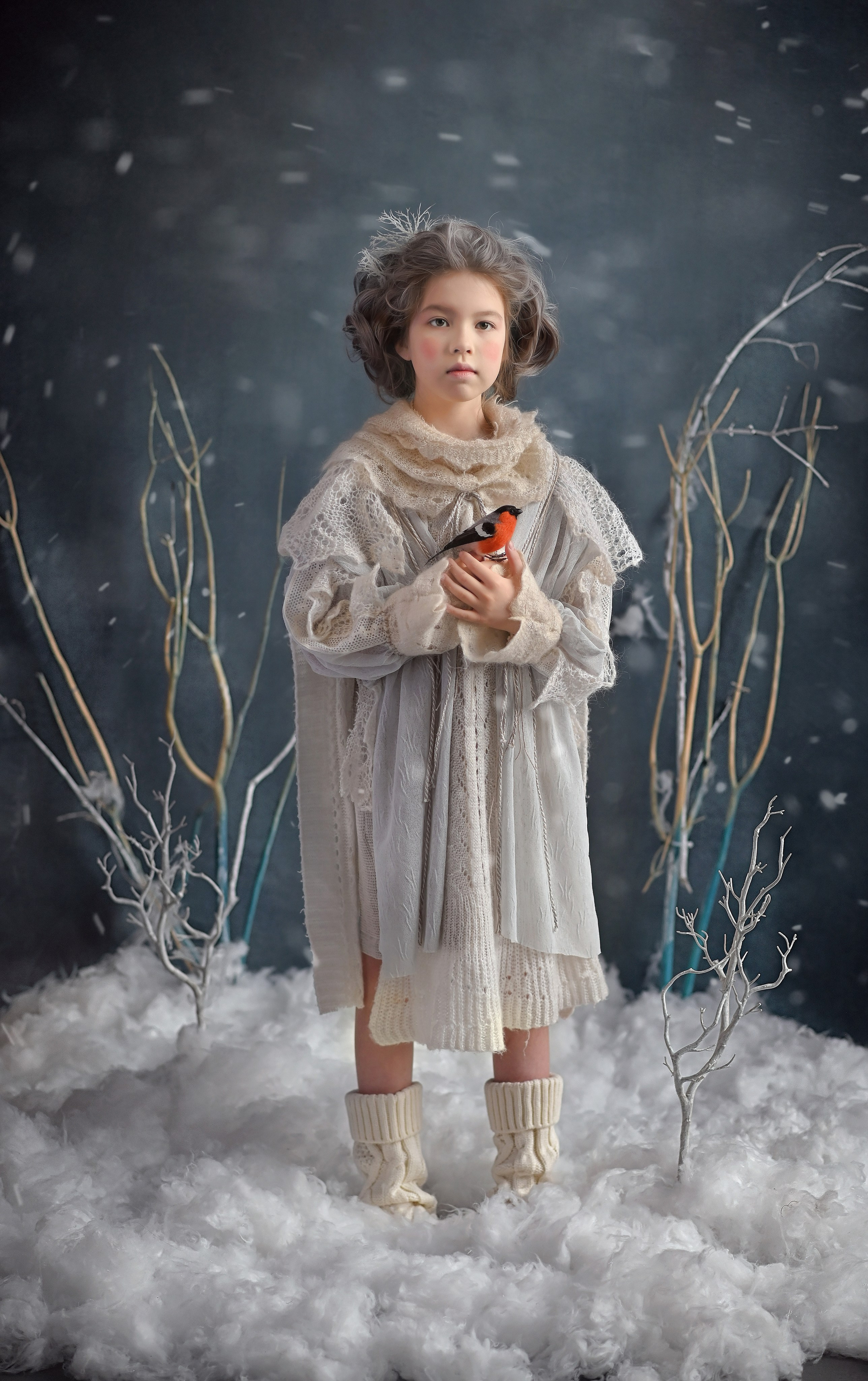 Дашуля в роли сказочной зимней героини. Фотографы крещения/венчания  Красноярск Татьяна и Вячеслав Переваловы