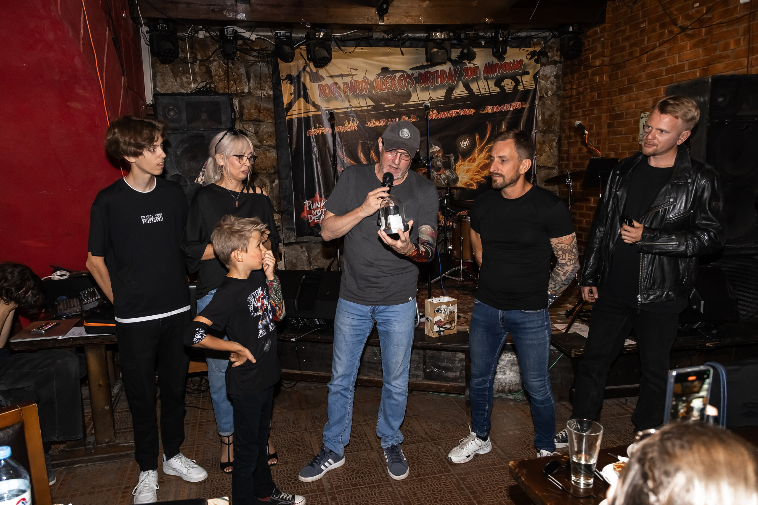 День Рождения Алексея в баре «Белая Лошадь». Фотограф в Волгограде Норченко Светлана