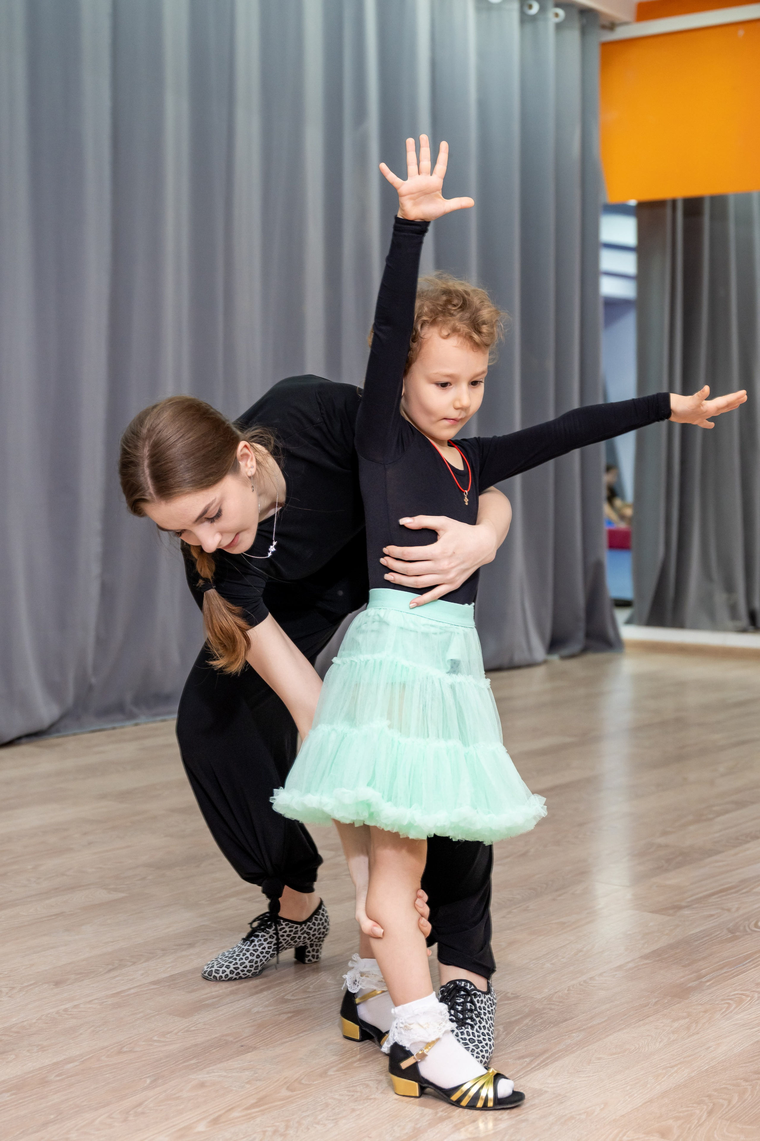 Группа 3-6 лет первый и второй год обучения. КонТакт — спортивные бальные танцы в Москве