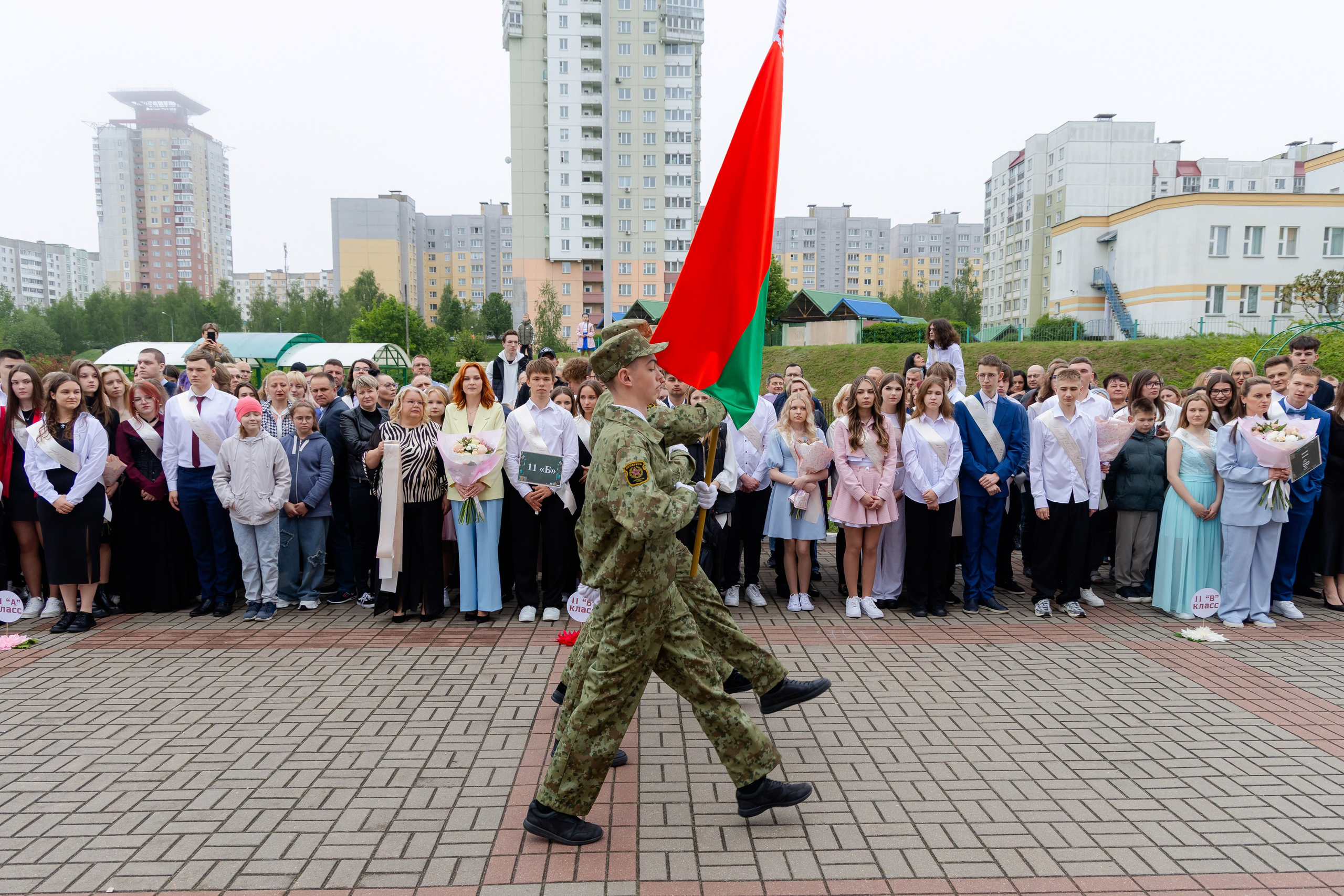 Последний звонок 2025 в Минске. Свадебный фотограф в Минске/Беларуси Сергей Спиридонов
