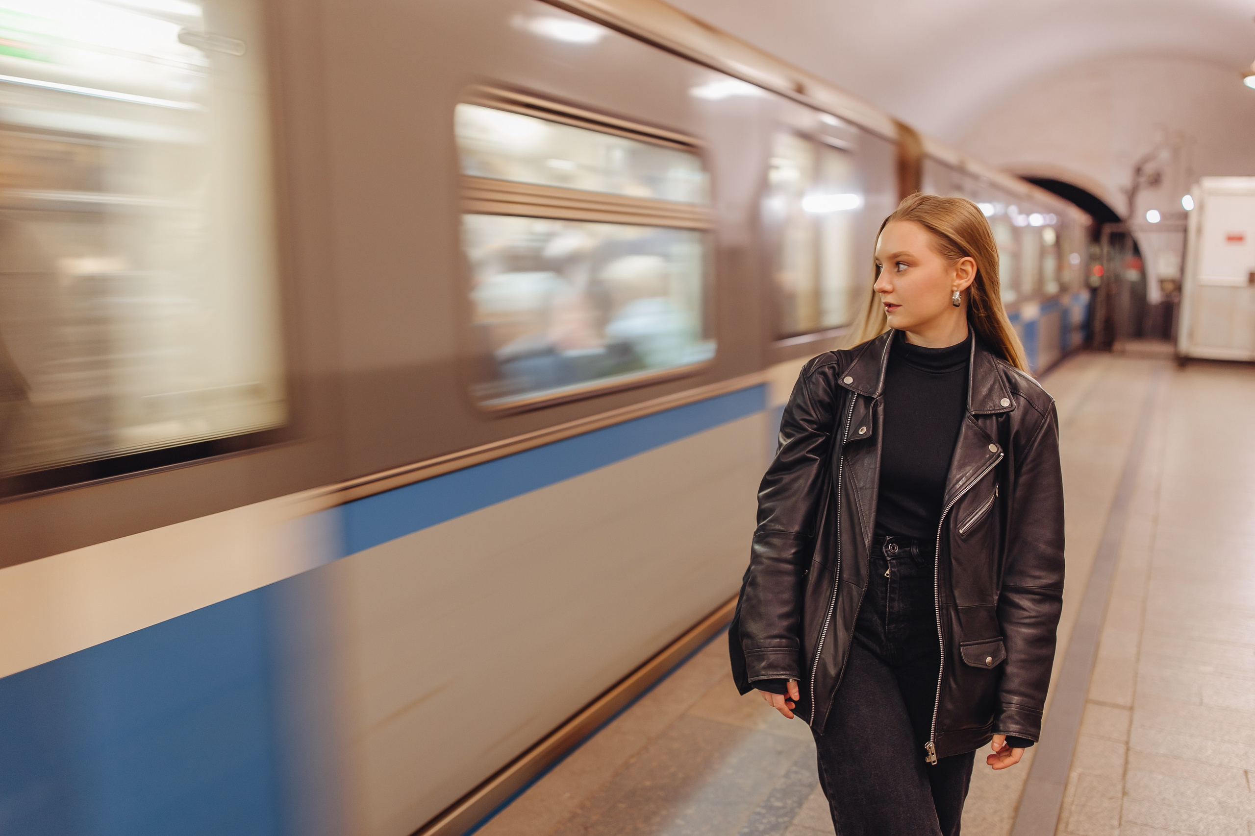 В метро. Фотограф Хромей Валерия