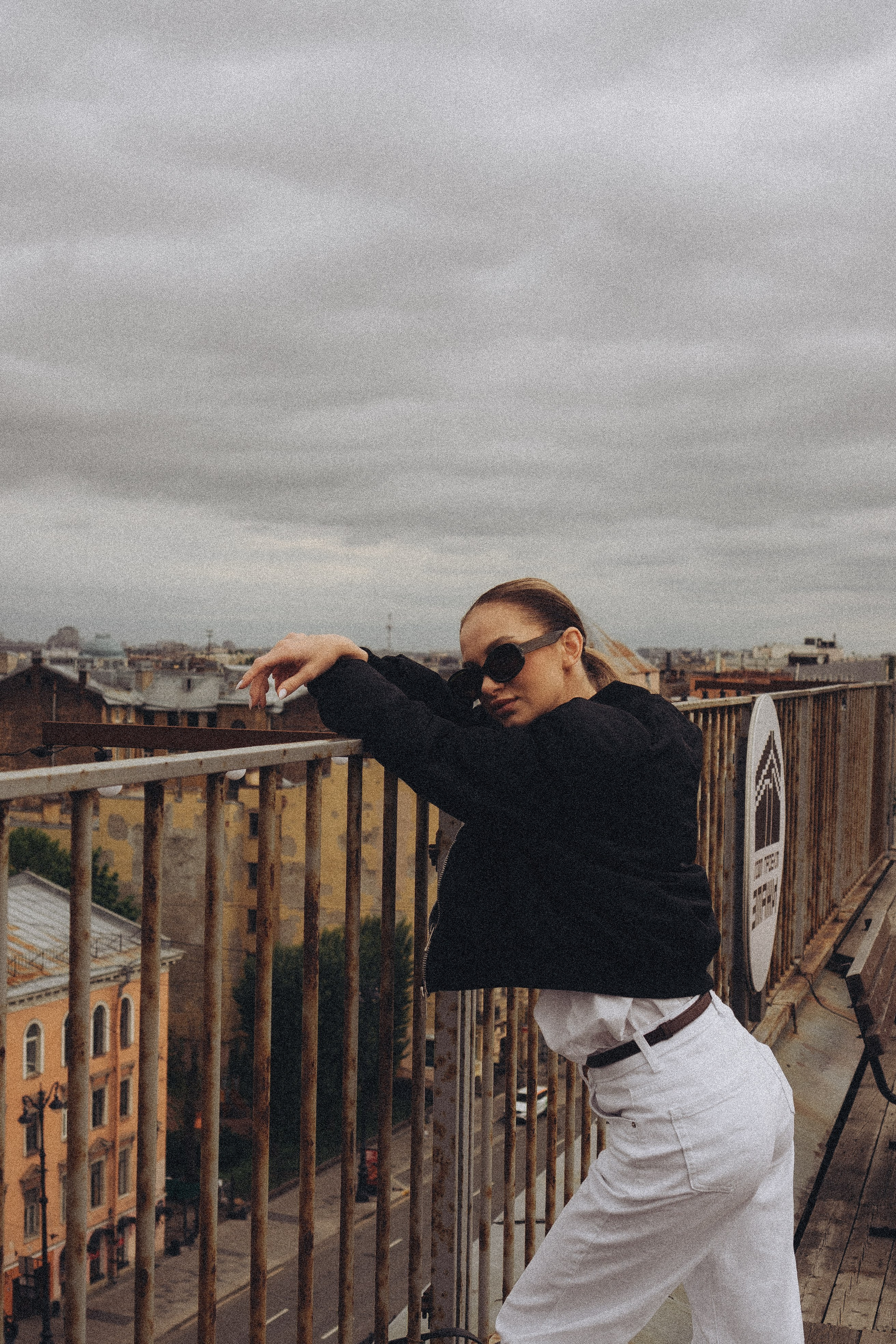 МЫ ГУЛЯЛИ ПРО КРЫШАМ ПИТЕРА. Профессиональный фотограф, Санкт-Петербург — Виктория Богомолова