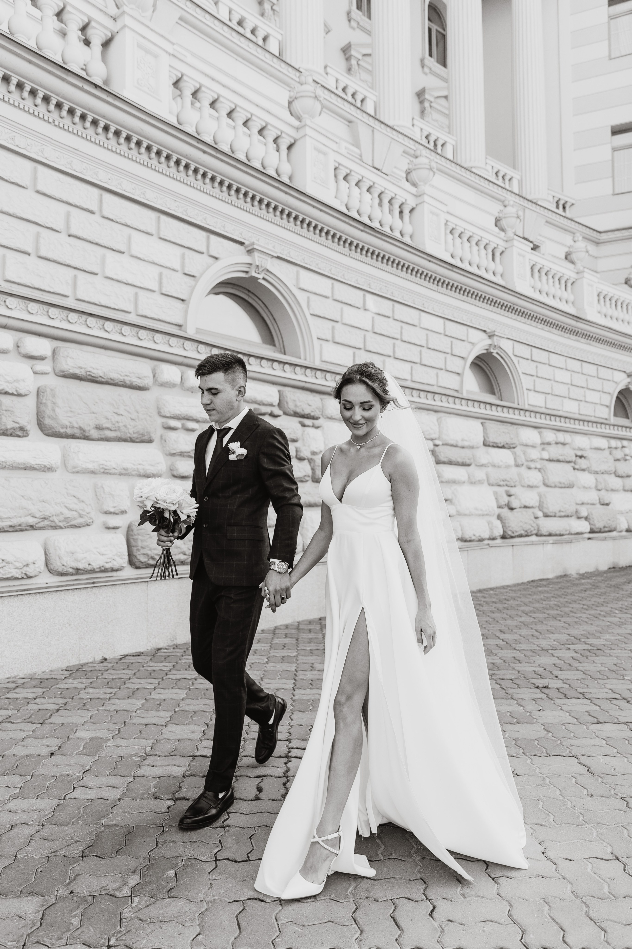 свадебная прогулка в Казани. фотограф создает историю любви в стиле лайфстайл