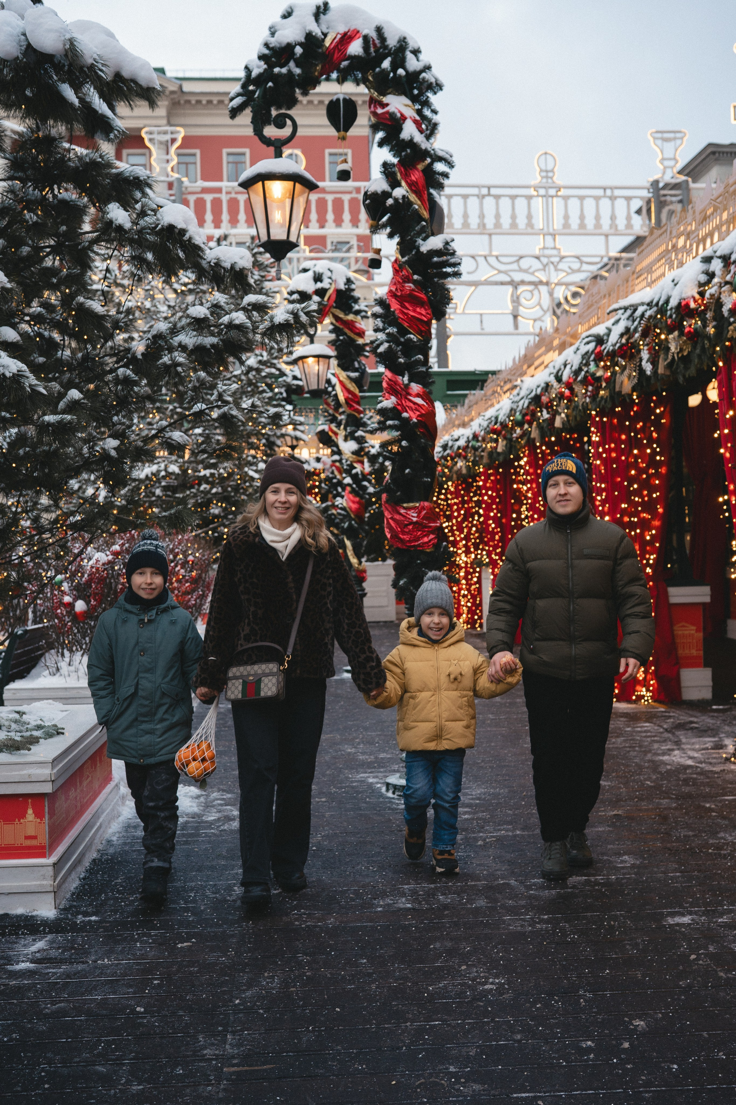 Новогодняя Москва. Семейная. Фотограф/рилсмейкер в Москве и МО. Свадьбы, индивидуальные съемки, лавстори, беременность, мероприятия, бренды
