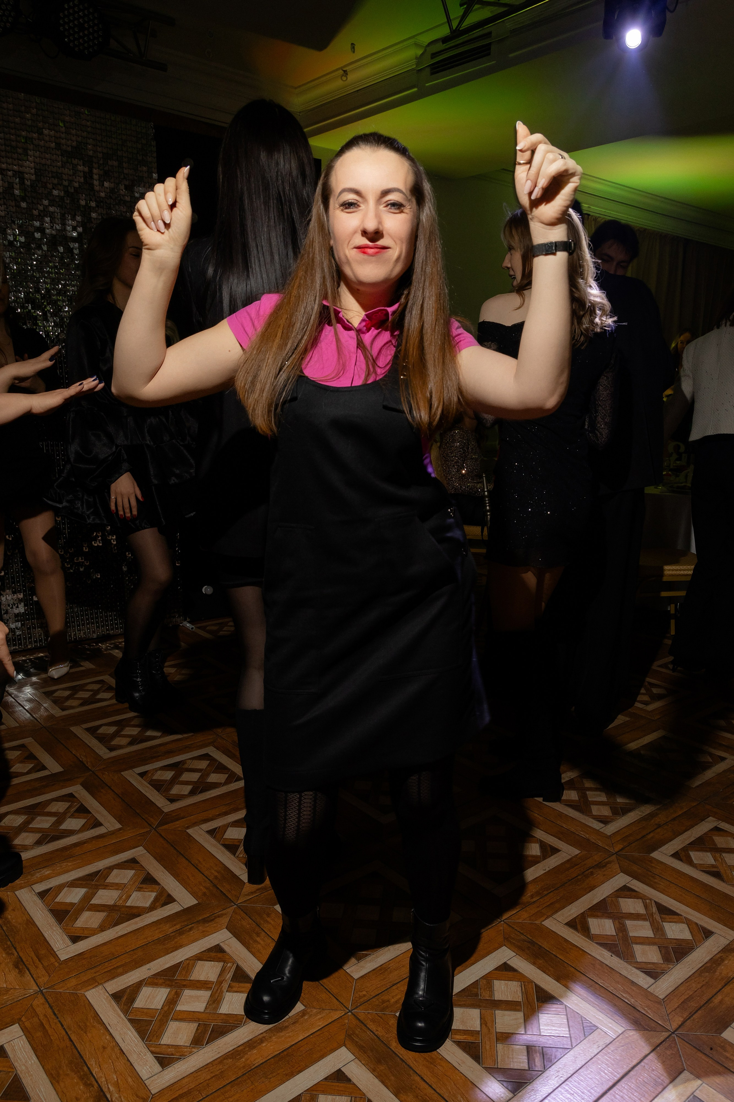 Корпоративная фотосъемка для кафе GARAGE | Новый год 2025 | Минск. Свадебный фотограф в Минске/Беларуси Сергей Спиридонов