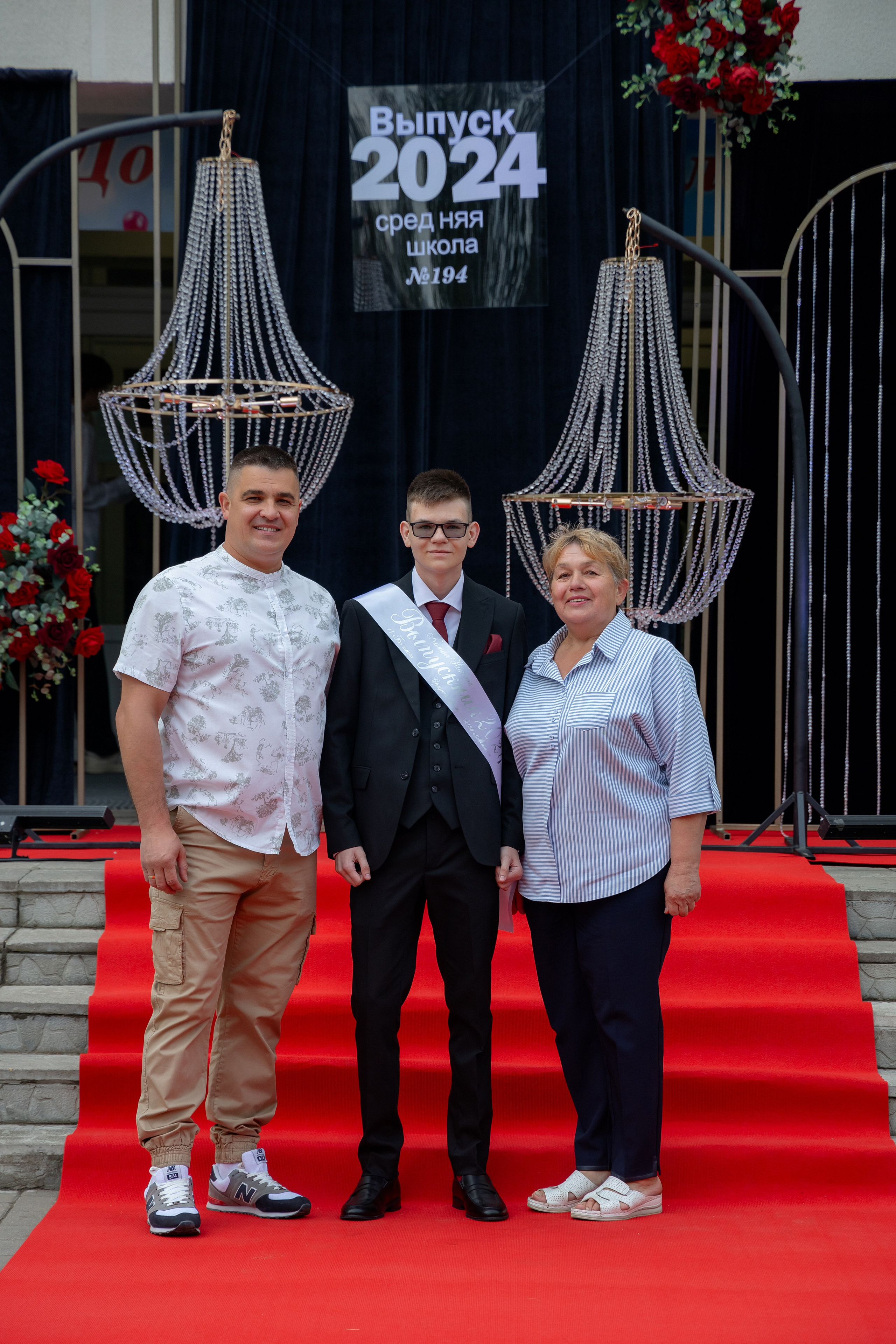 Школьный выпускной 2024 год в Соколе (Минск). Свадебный фотограф в Минске/Беларуси Сергей Спиридонов