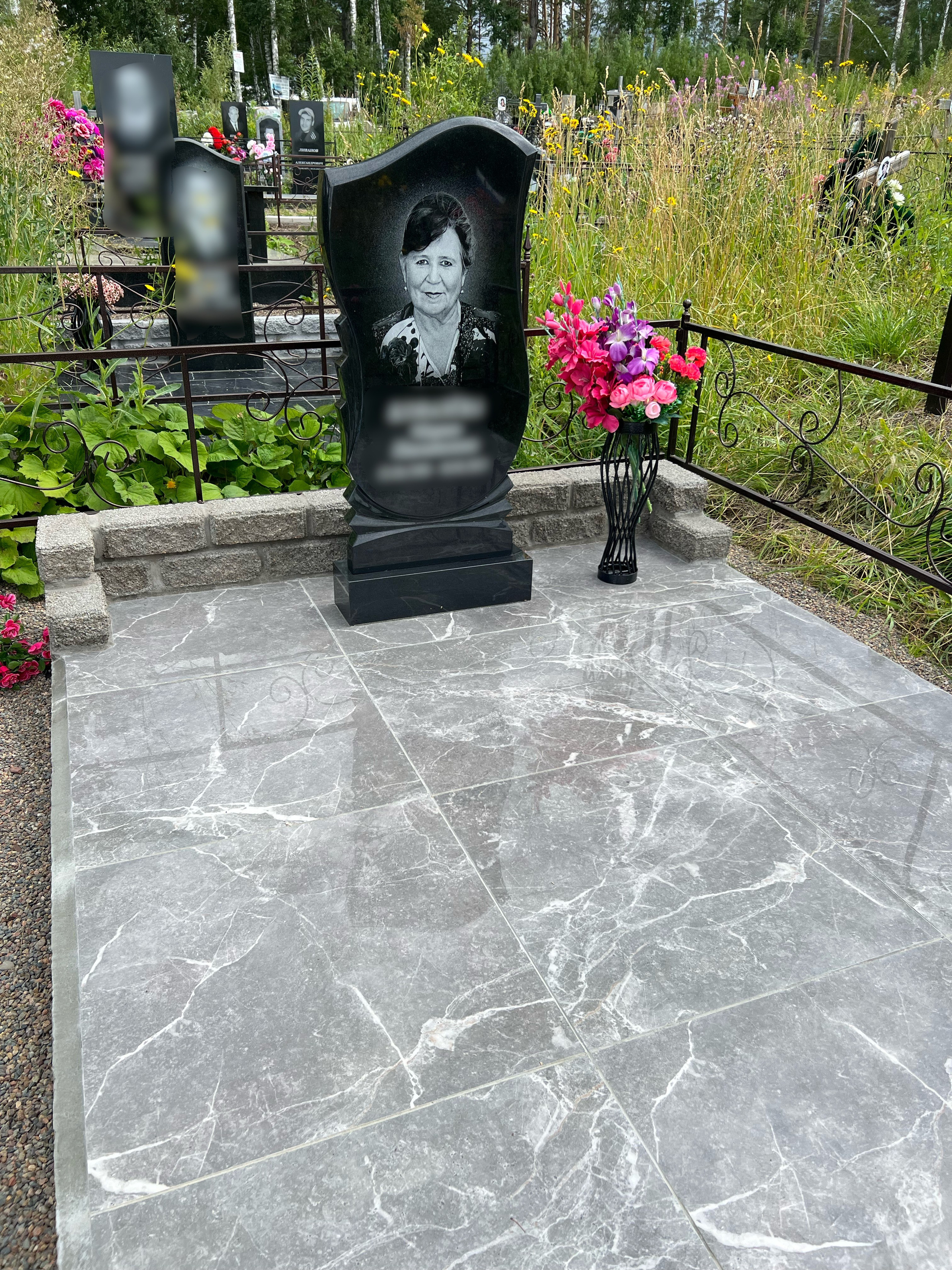 Благоустройство (наши работы). ГРАНИТ26 Ритуальные услуги Железногорск. Благоустройство могил, продажа памятников