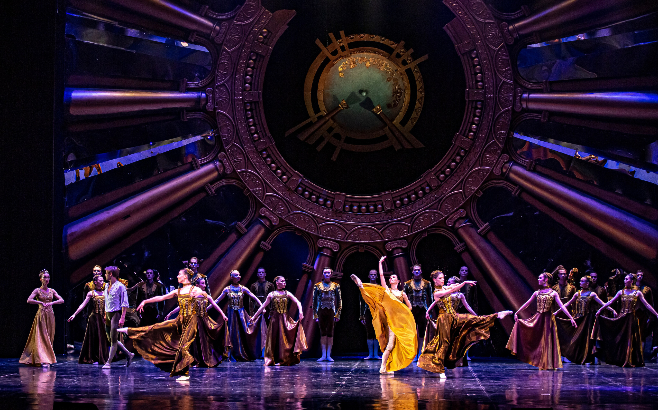 Русский Гамлет спектакль премьера Марийского театра оперы и балета в Зимнем театре г. Сочи. Фотограф в Сочи Юрий Шептаев