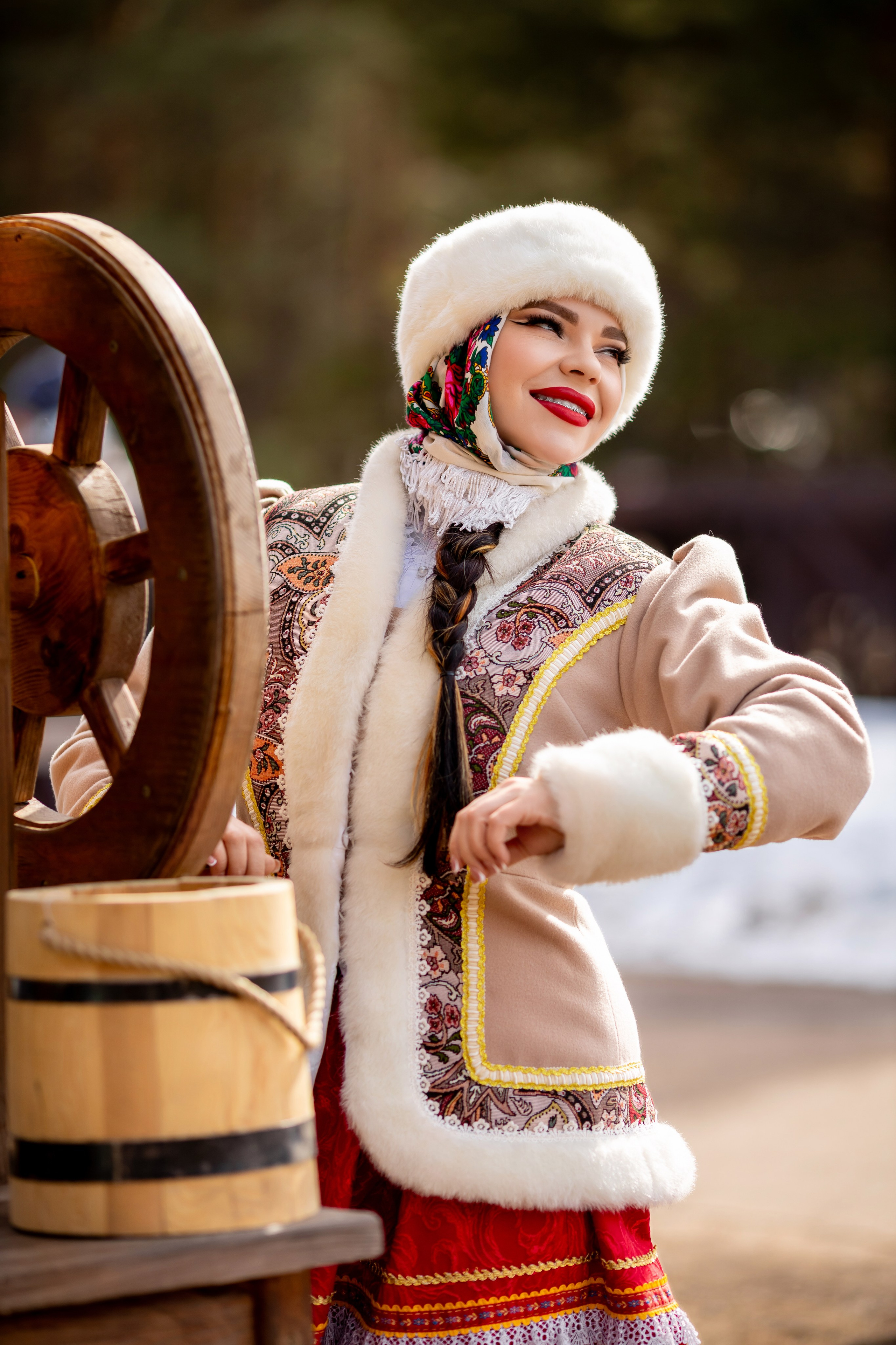 В национальных костюмах. Организую и проведу любые фотосессии в солнечной Бурятии, в Улан-Удэ!