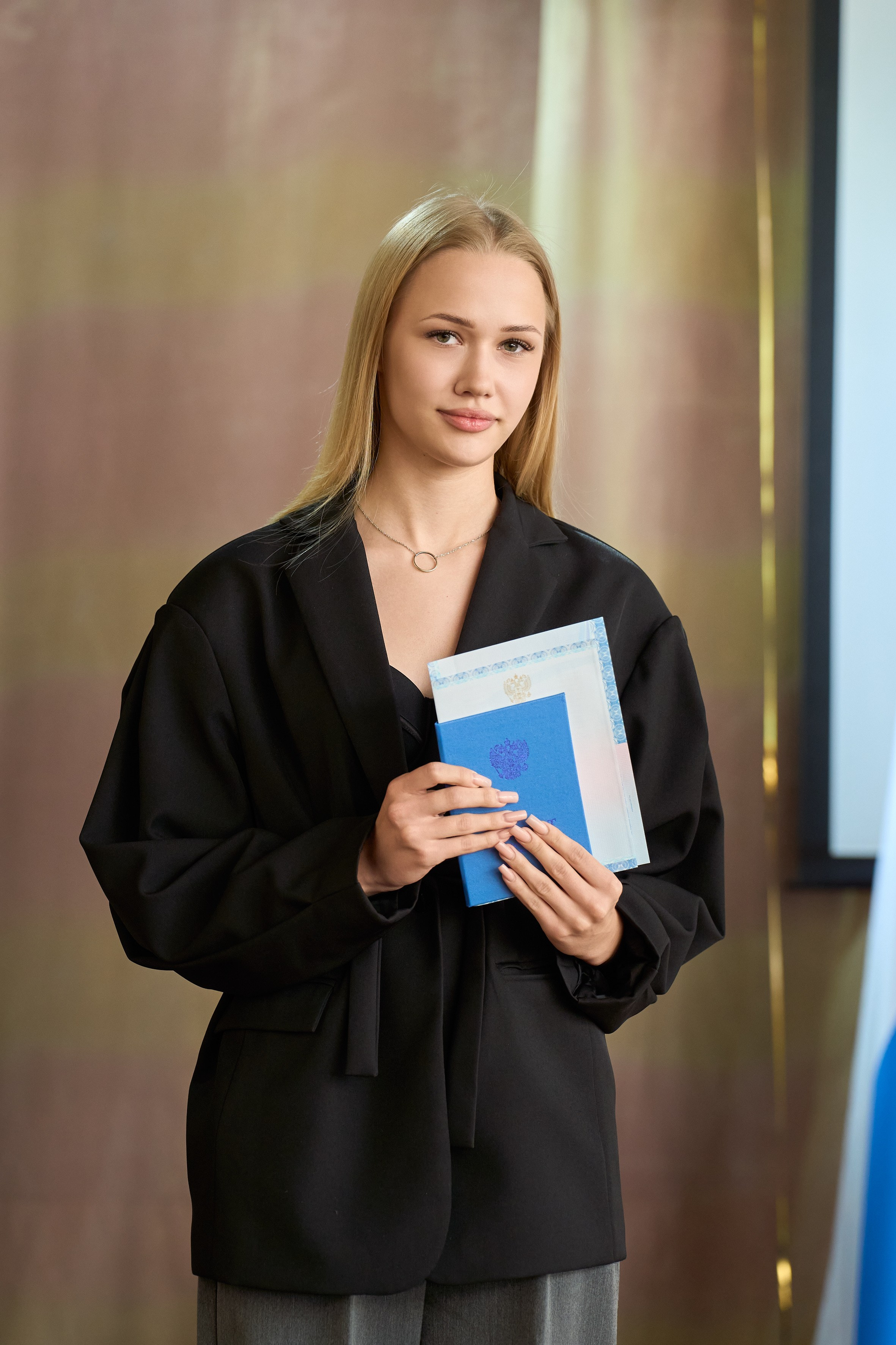 Вручение аттестатов 11 класс. Репортажный и портретный фотограф в Томске Ларионов Артём