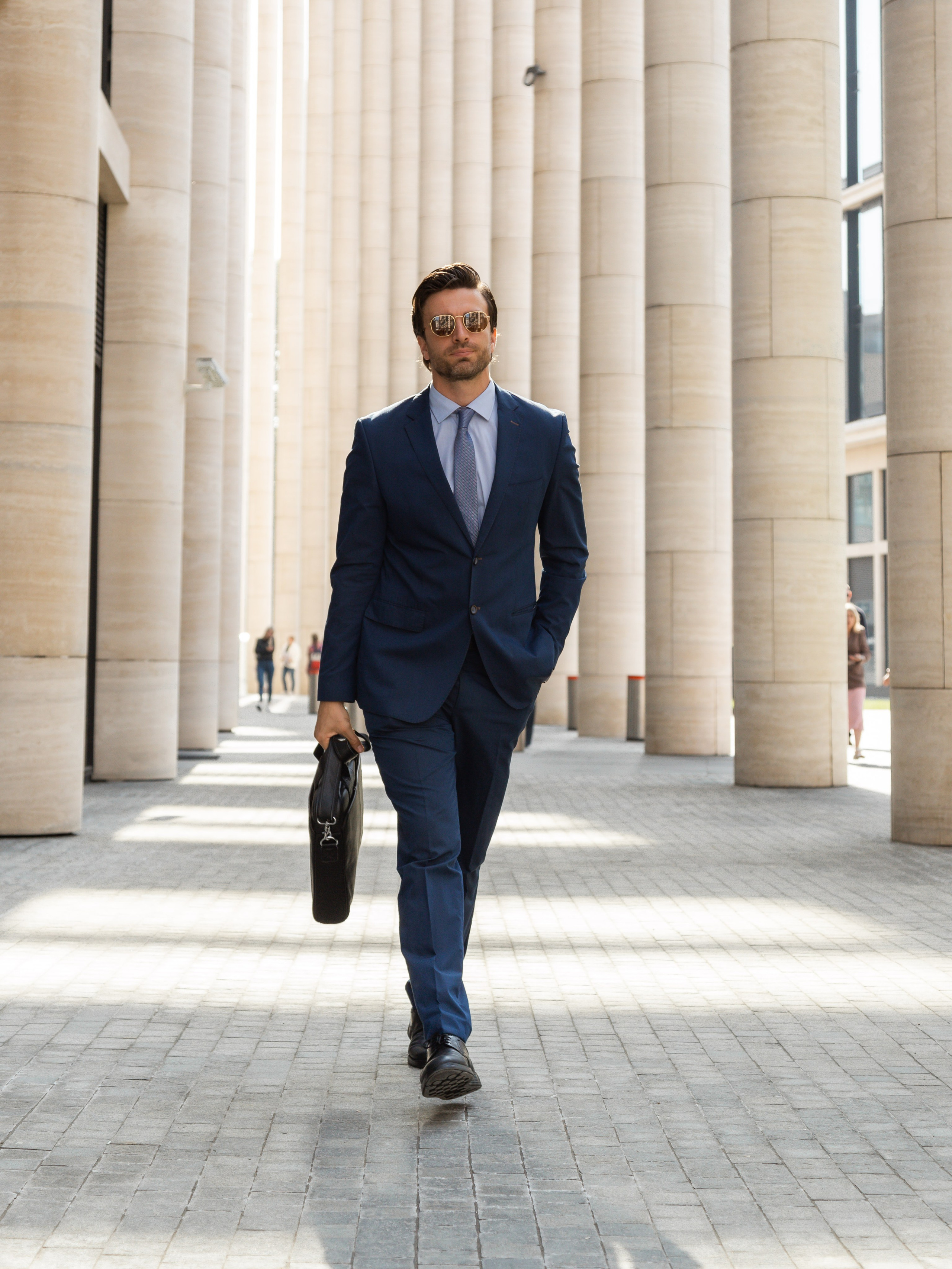 Коммерческая фотосессия мужских сумок для маркетплейсов и социальных сетей. Fashion фотограф в Санкт-Петербурге Савинова Ирина