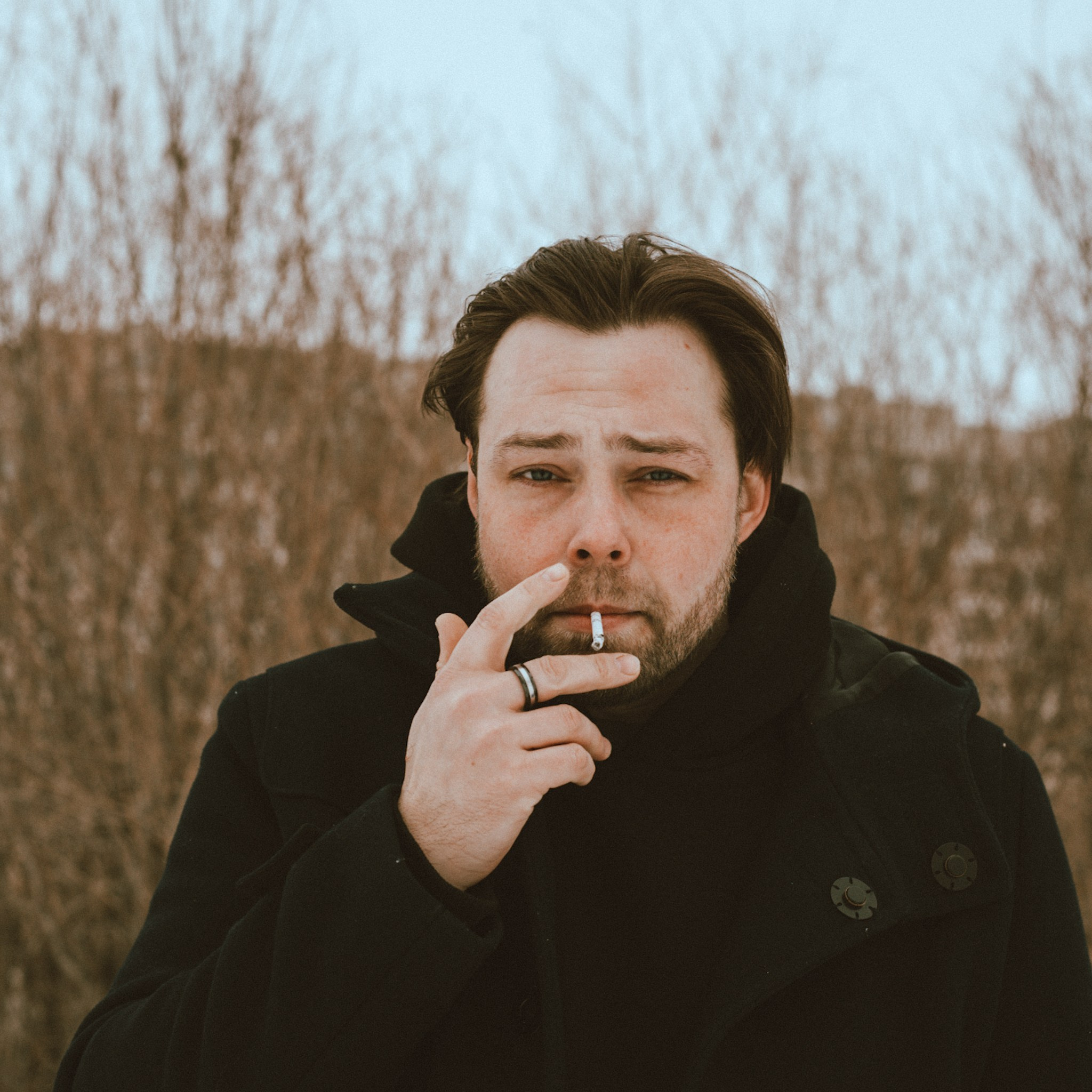 Чёрное пальто. Больше не греет