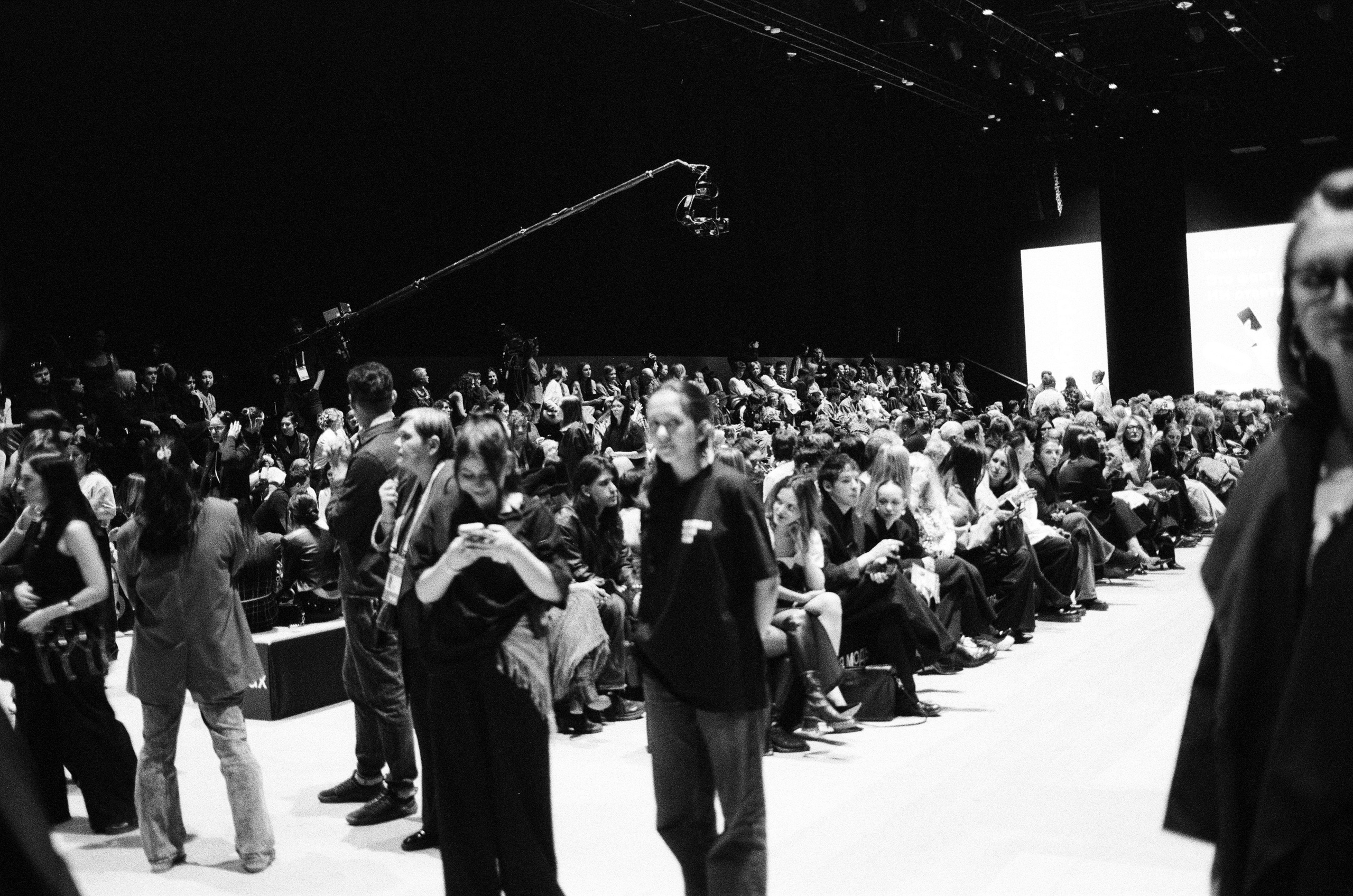 День 2. Плёночный фотограф Москва, Саша Звук