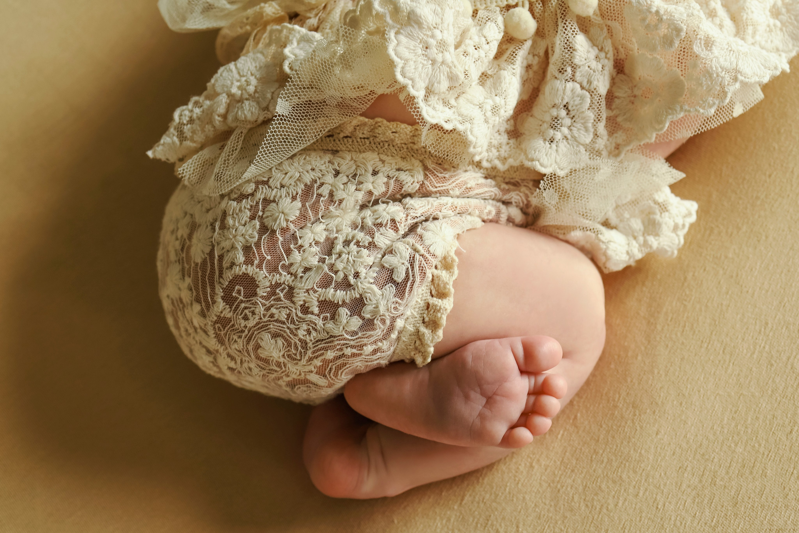 Съемка в стиле ньюБорн в роддоме. Фотосъемка выписки из роддома в Москве, заказать фотографа на выписку ньюборн съемка в роддоме newborn фотограф в Юдино