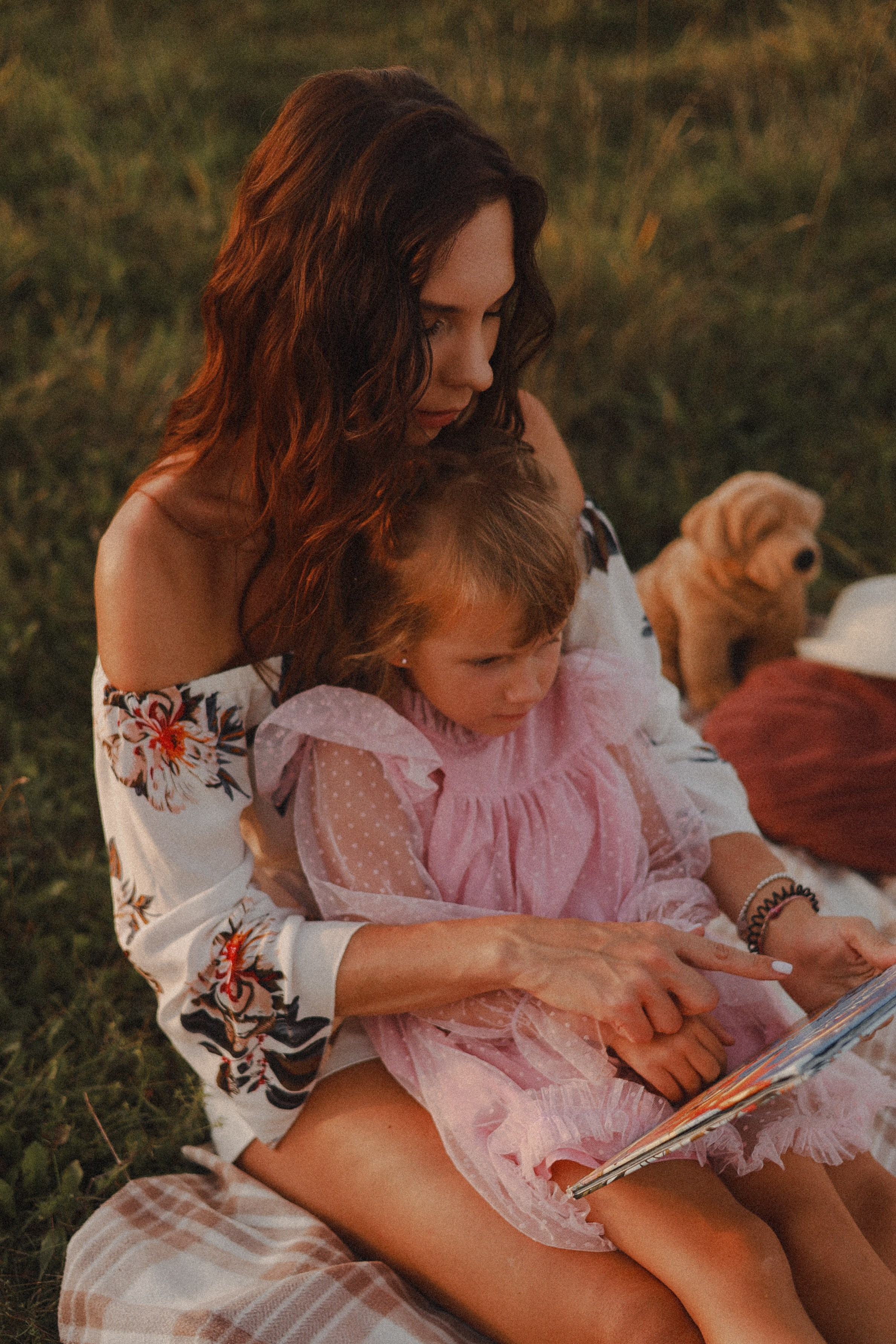 Мама с дочкой. Фотосессия на природе