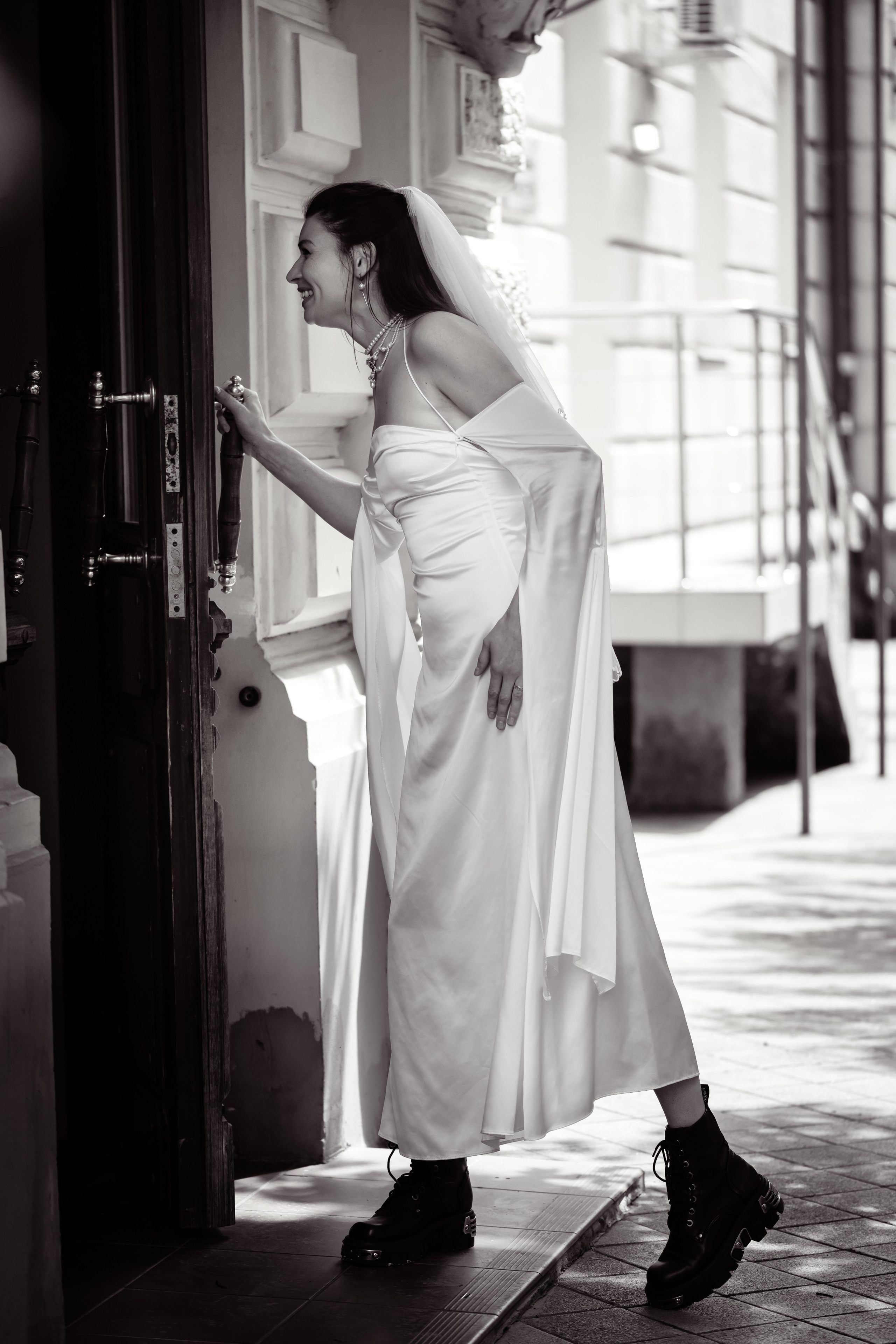 СБЕЖАВШАЯ НЕВЕСТА (история в каждом кадре). Главная