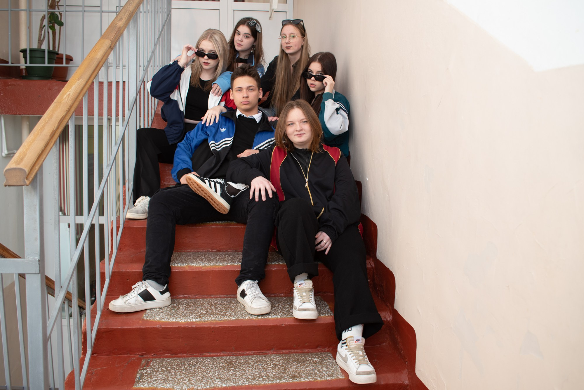 Старшая школа. Школьный фотограф, Новосибирск. Выпускные альбомы для школьников и детских садов, общие фото и «классные истории» для невыпускных классов