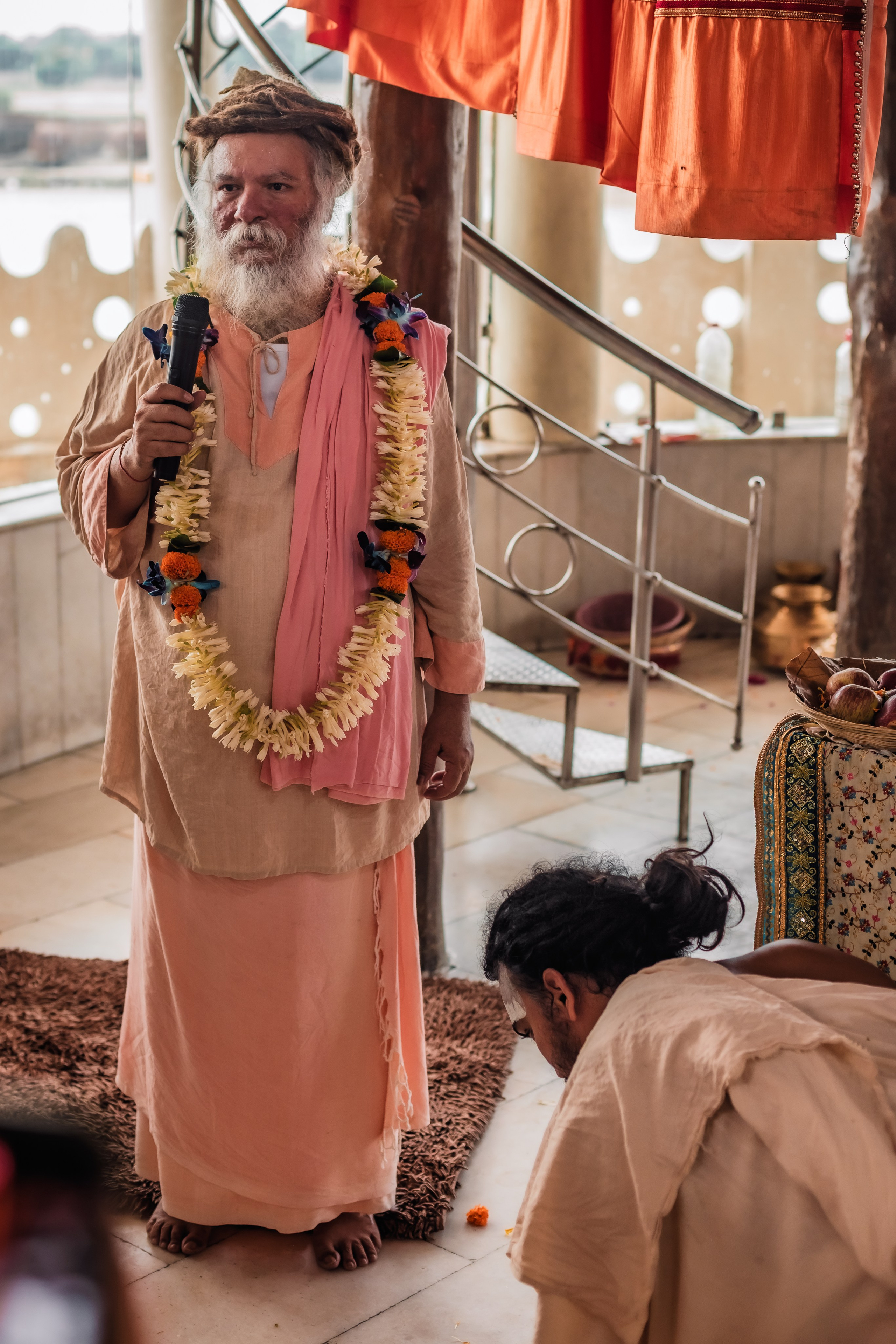 Abhisheka Devraha Baba on Sri Devdas ji maharaj bd. Mariam Bagdasaryan