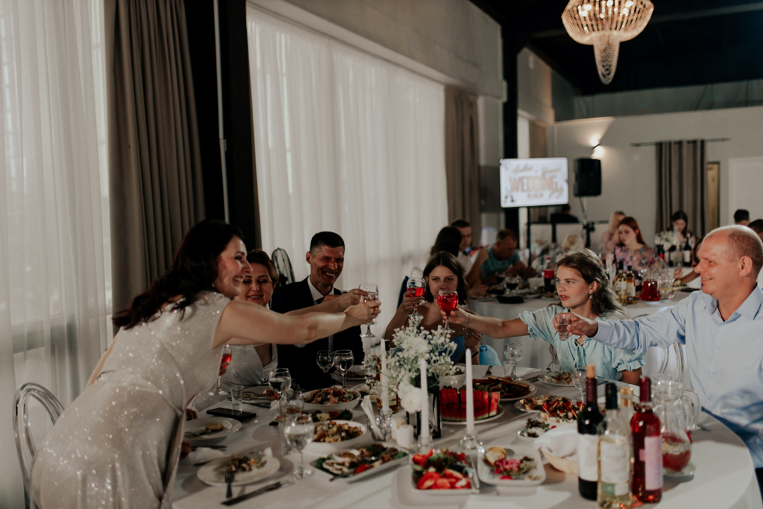 Свадебный банкет в Санкт-Петербурге — Трогательная фотосессия с родными и лавстори. Фотограф в Санкт-Петербурге Лиза Семченкова