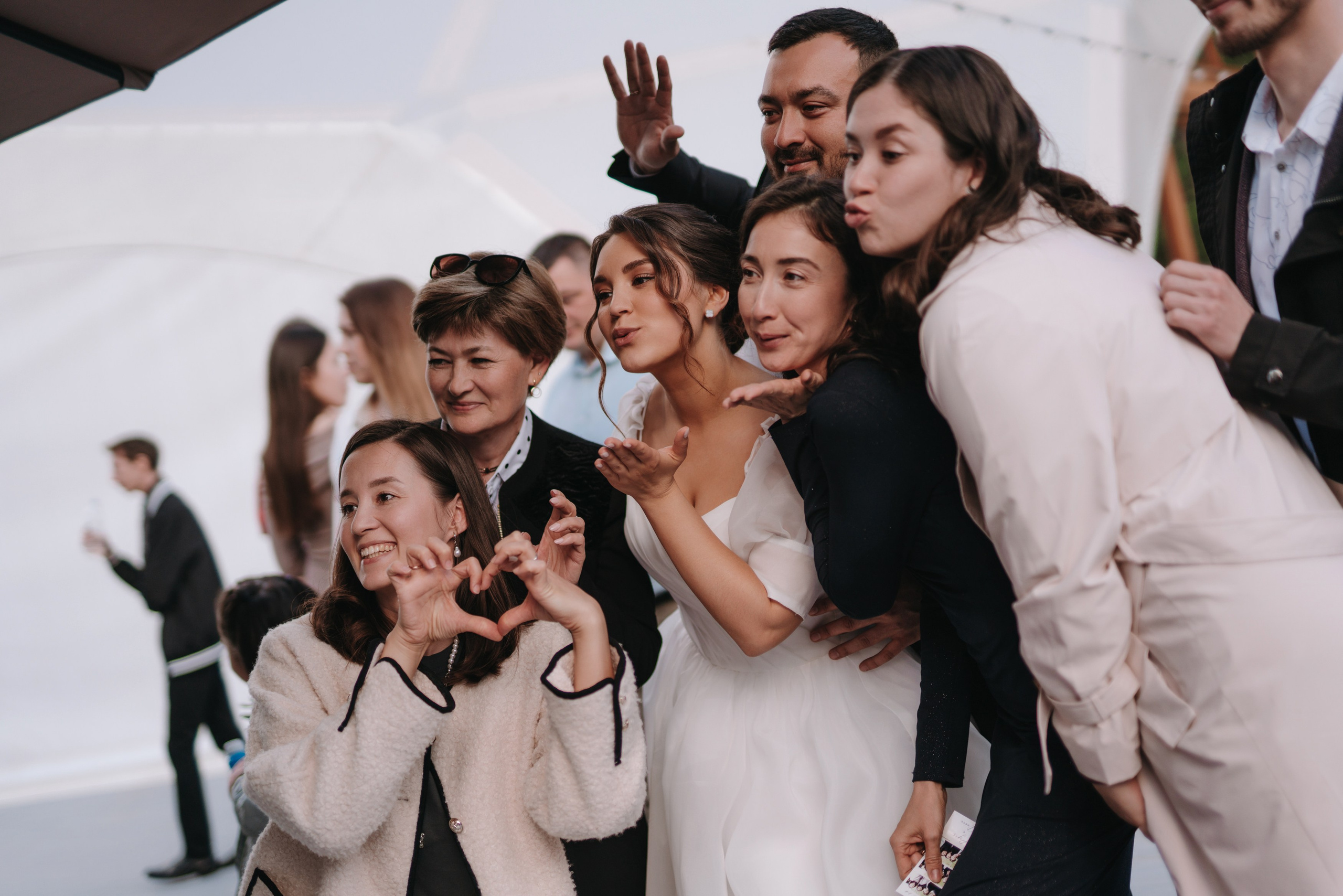 Свадебная фотосессия Радика и Дианы — Уфа, Nesterov Plaza, ЖК Империал, Президент Отель, шатёр М5