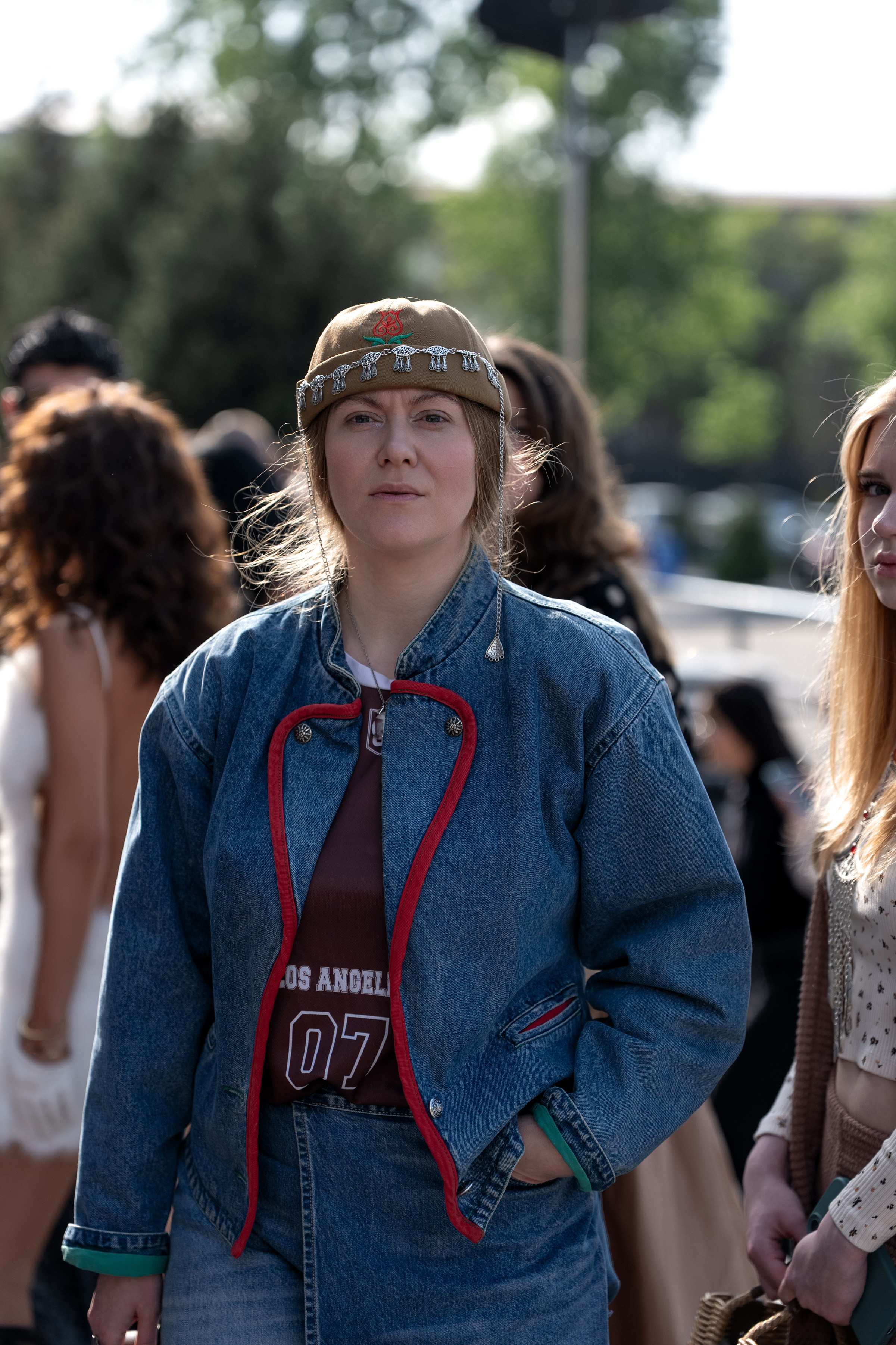 Visa Fashion Week Almaty Pre-Fall 2026 April StreetStyle Day 1. Сайт Алматинского НЮ АРТ, будуар и фэшн фотографа Дениса Карпенко