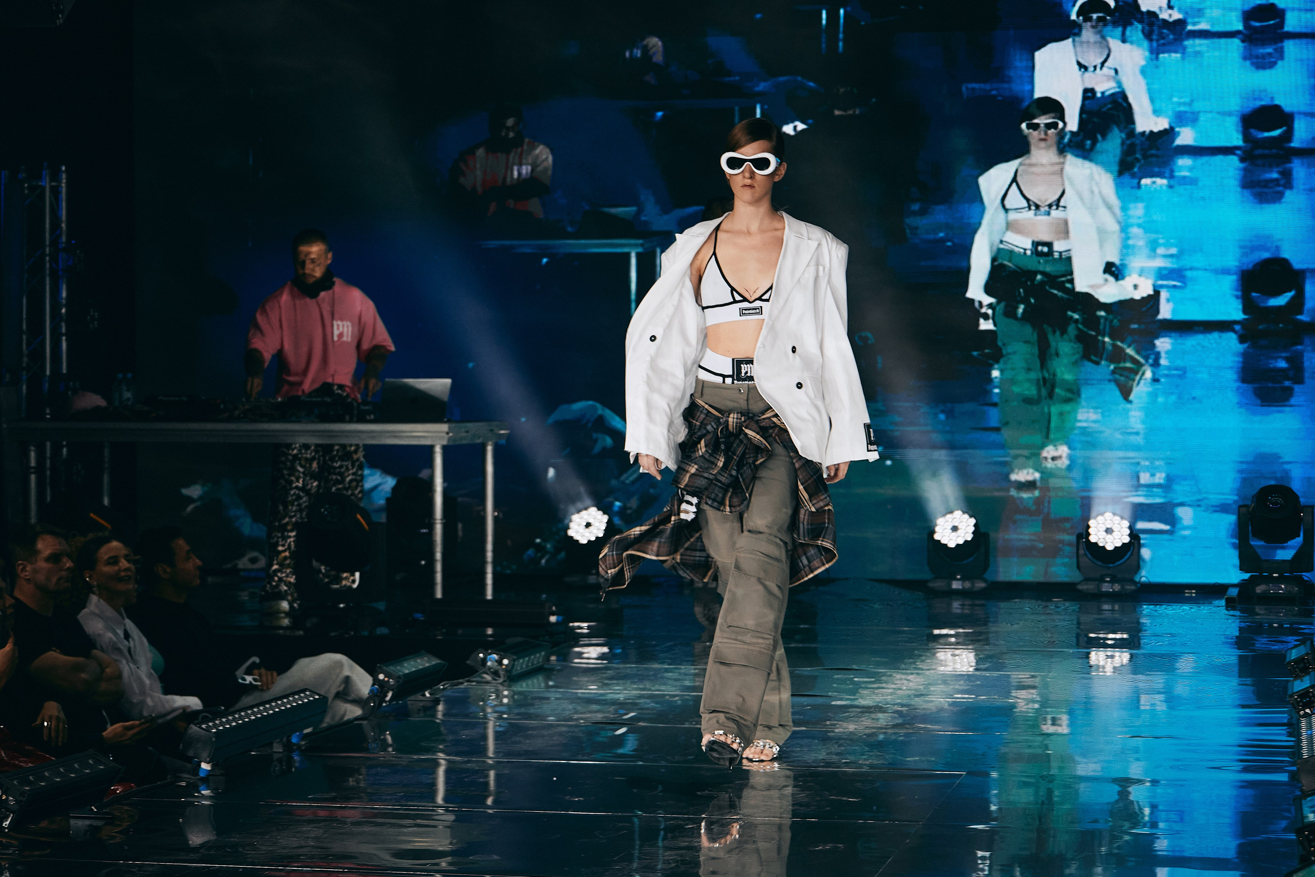 NEW ERA DESIGNER ANDREY PONOMAREV