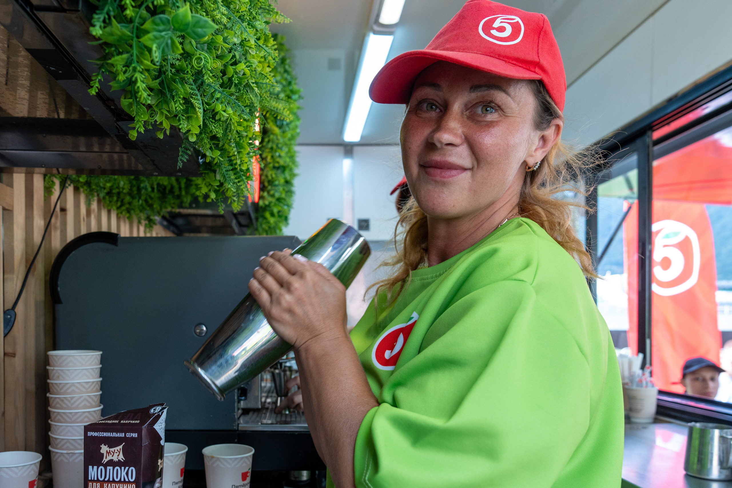 Фотоотчет партнеской интеграции для сети «Пятерочка» на фестивале «Grounded». Репортажный фотограф в Красной Поляне и Сочи Павлюченко Екатерина